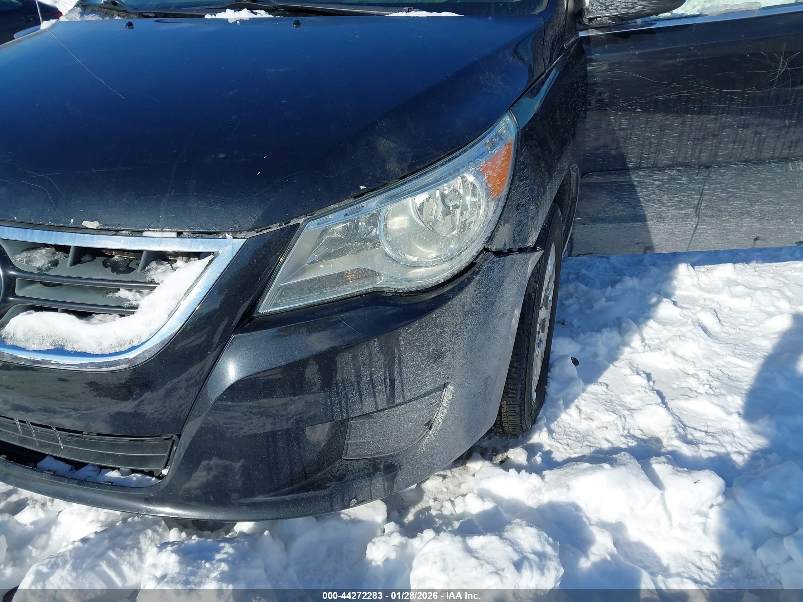 2014 Volkswagen Routan S Black vin: 2C4RVAAG5ER144716