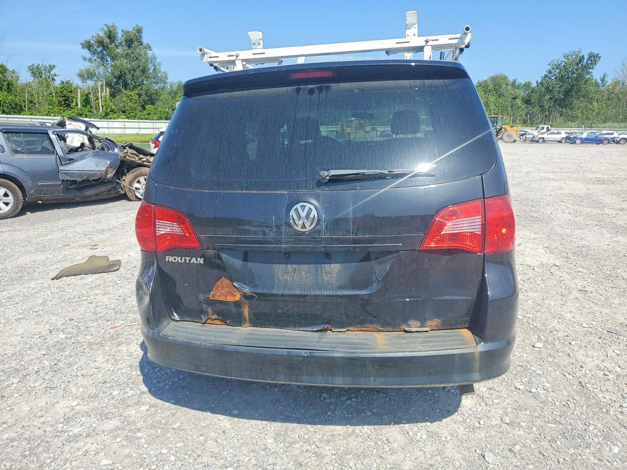 2012 Volkswagen Routan S Black vin: 2C4RVAAG7CR277006