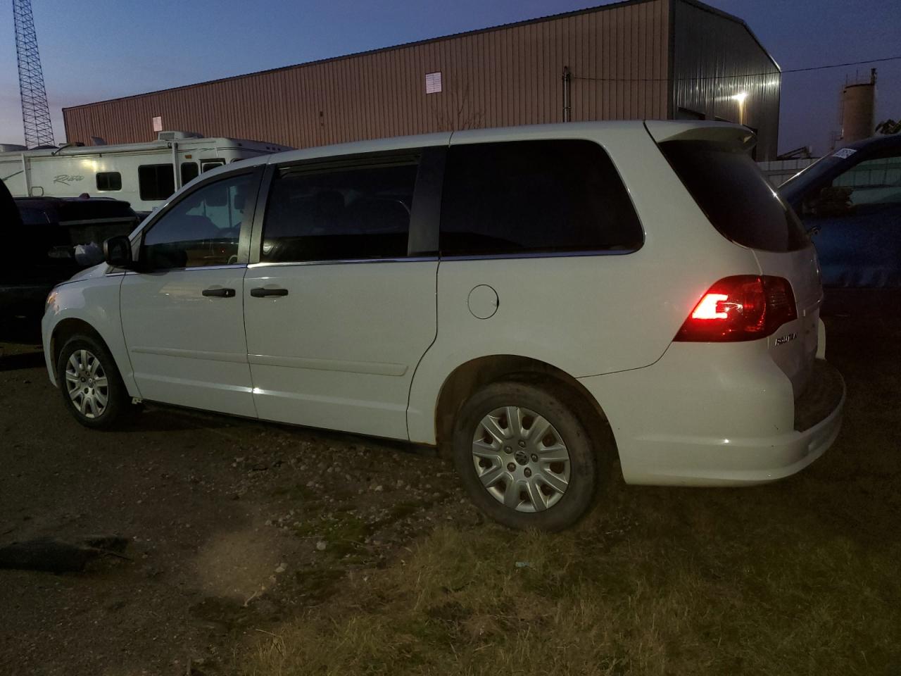 2014 Volkswagen Routan S White vin: 2C4RVAAG8ER144693