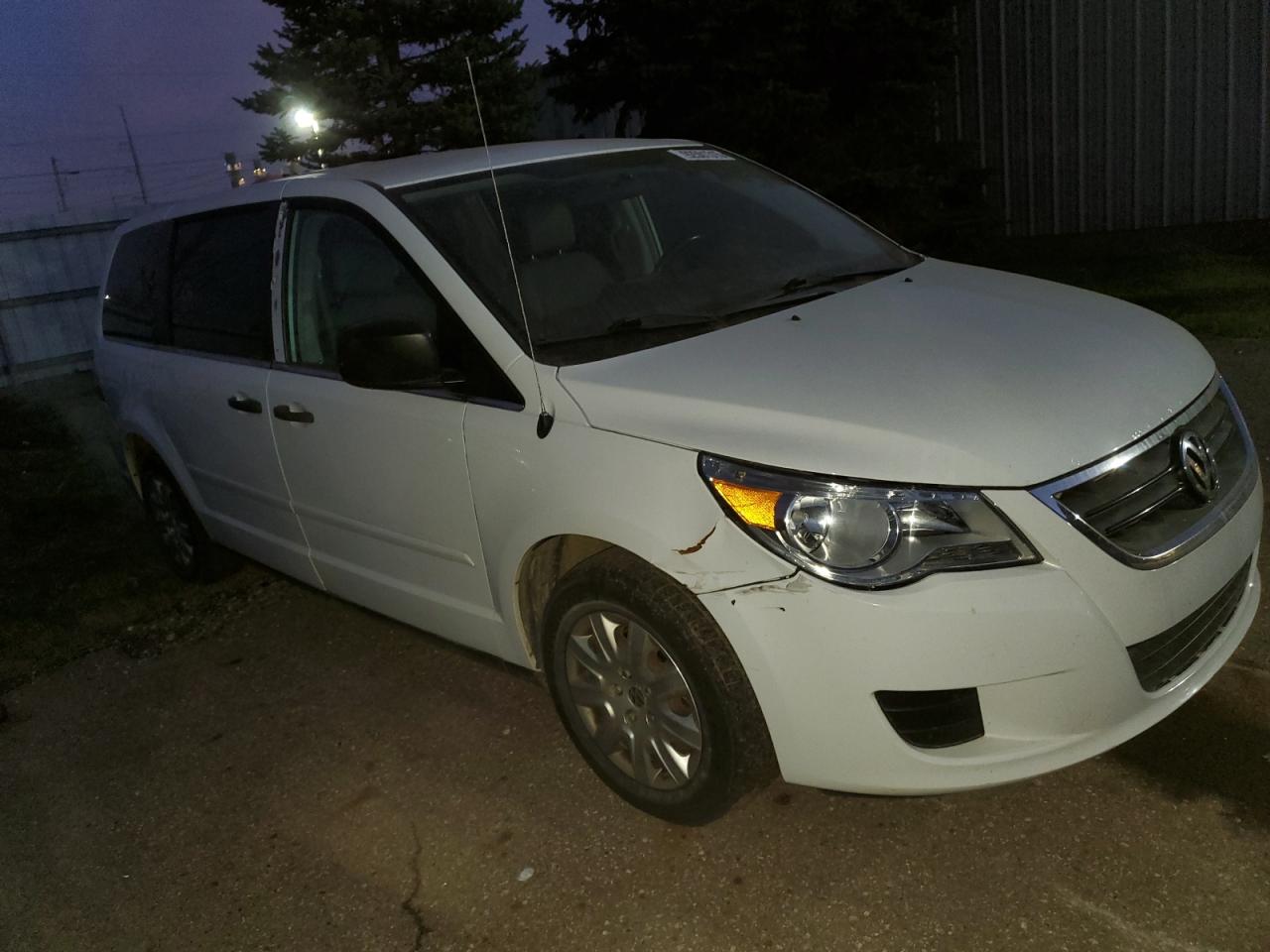 2014 Volkswagen Routan S White vin: 2C4RVAAG8ER144693