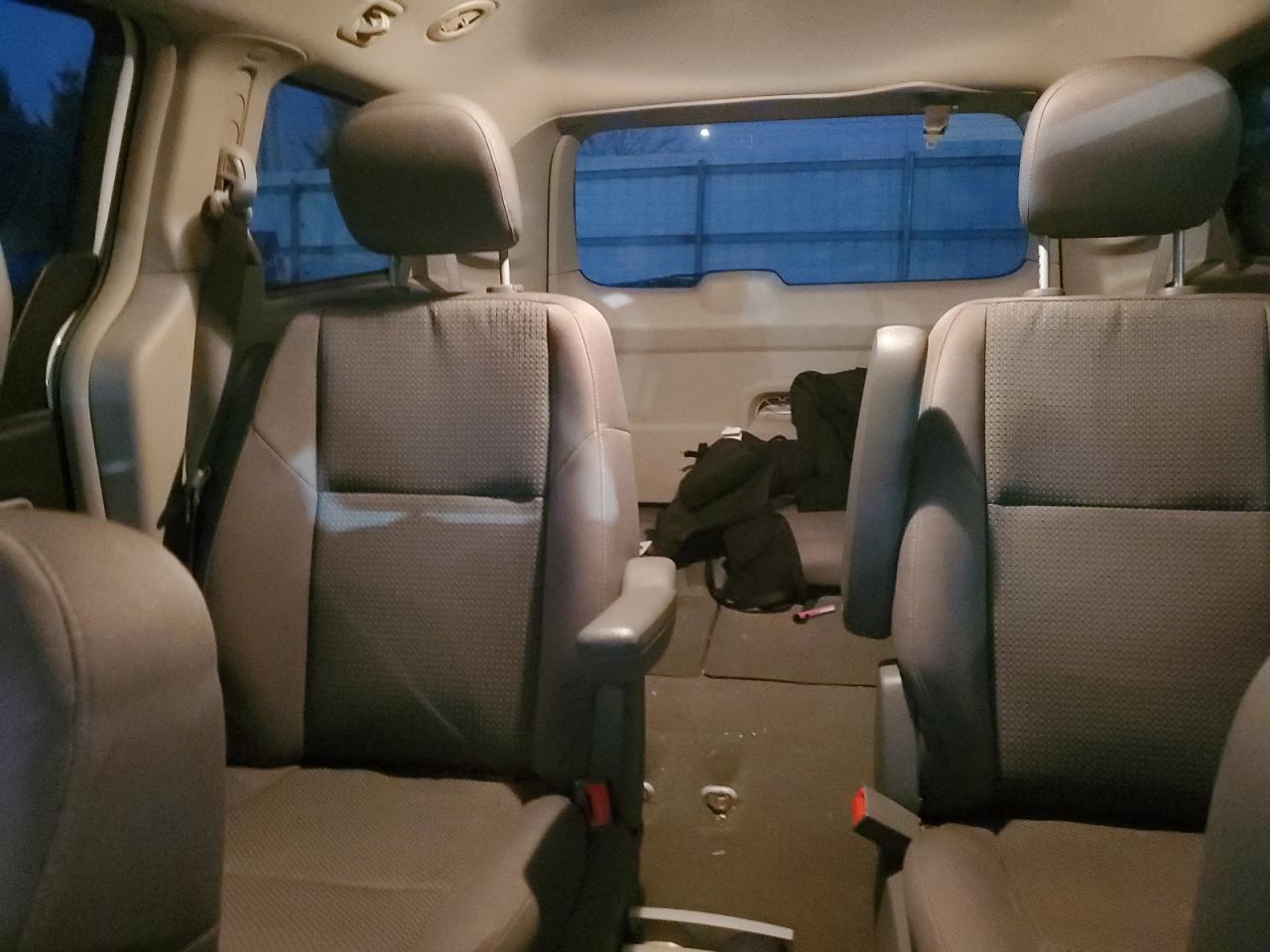 2014 Volkswagen Routan S White vin: 2C4RVAAG8ER144693