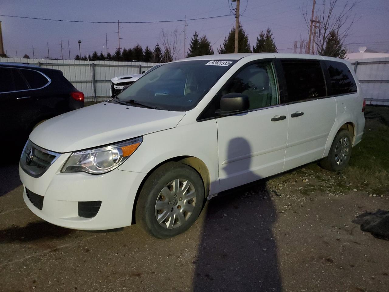 2014 Volkswagen Routan S White vin: 2C4RVAAG8ER144693