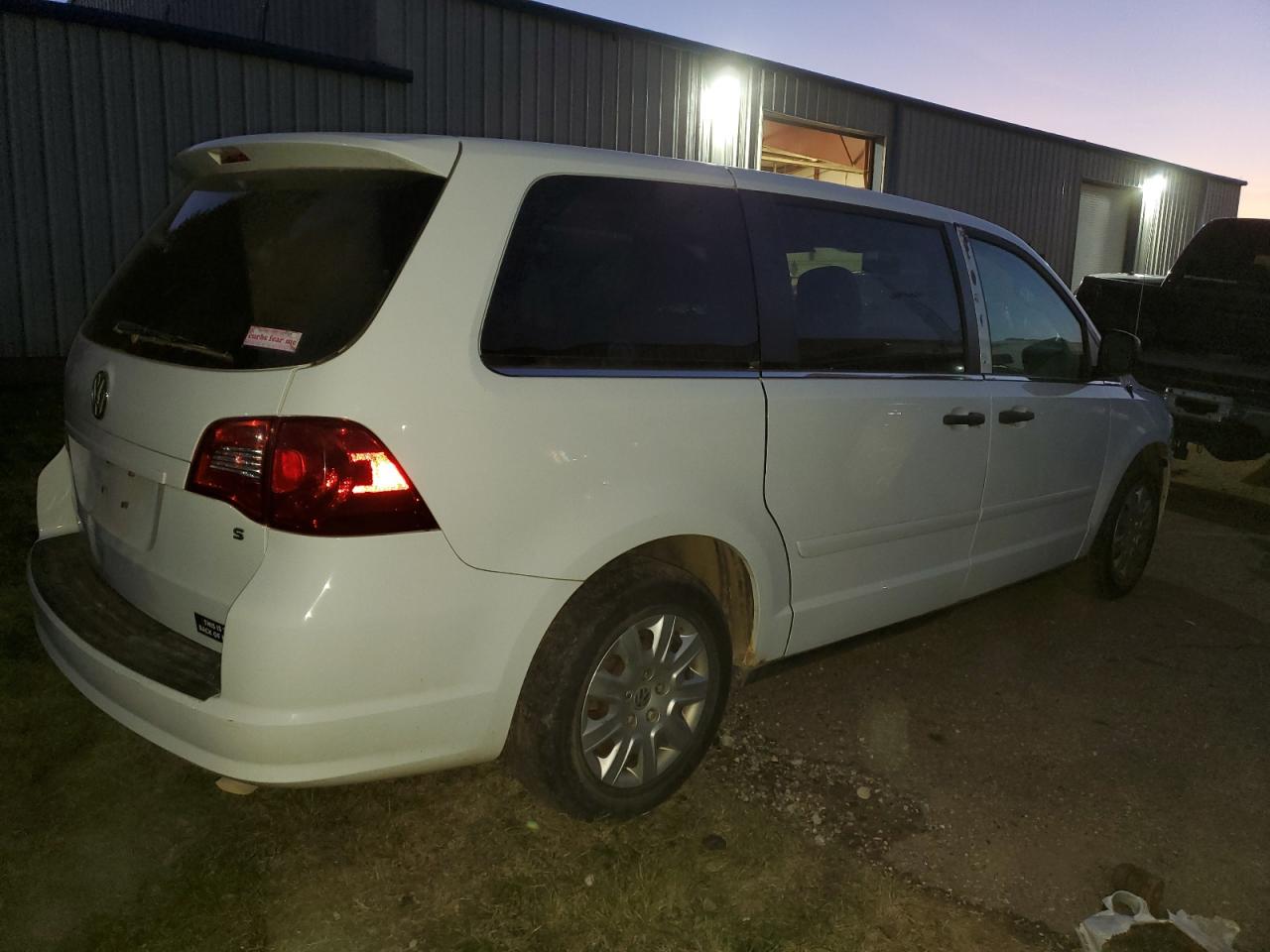 2014 Volkswagen Routan S White vin: 2C4RVAAG8ER144693