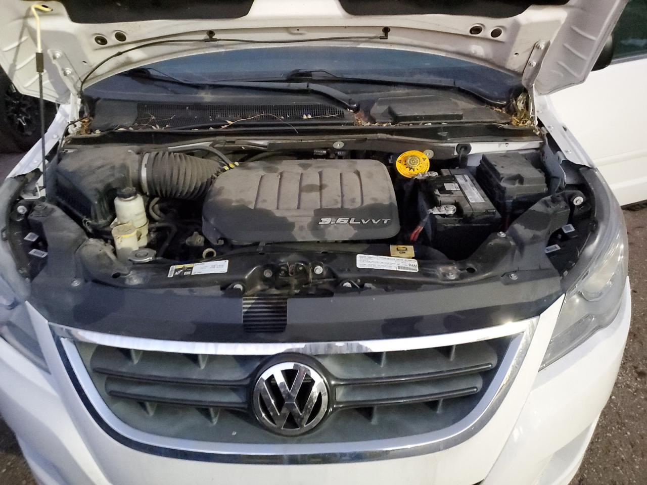 2014 Volkswagen Routan S White vin: 2C4RVAAG8ER144693