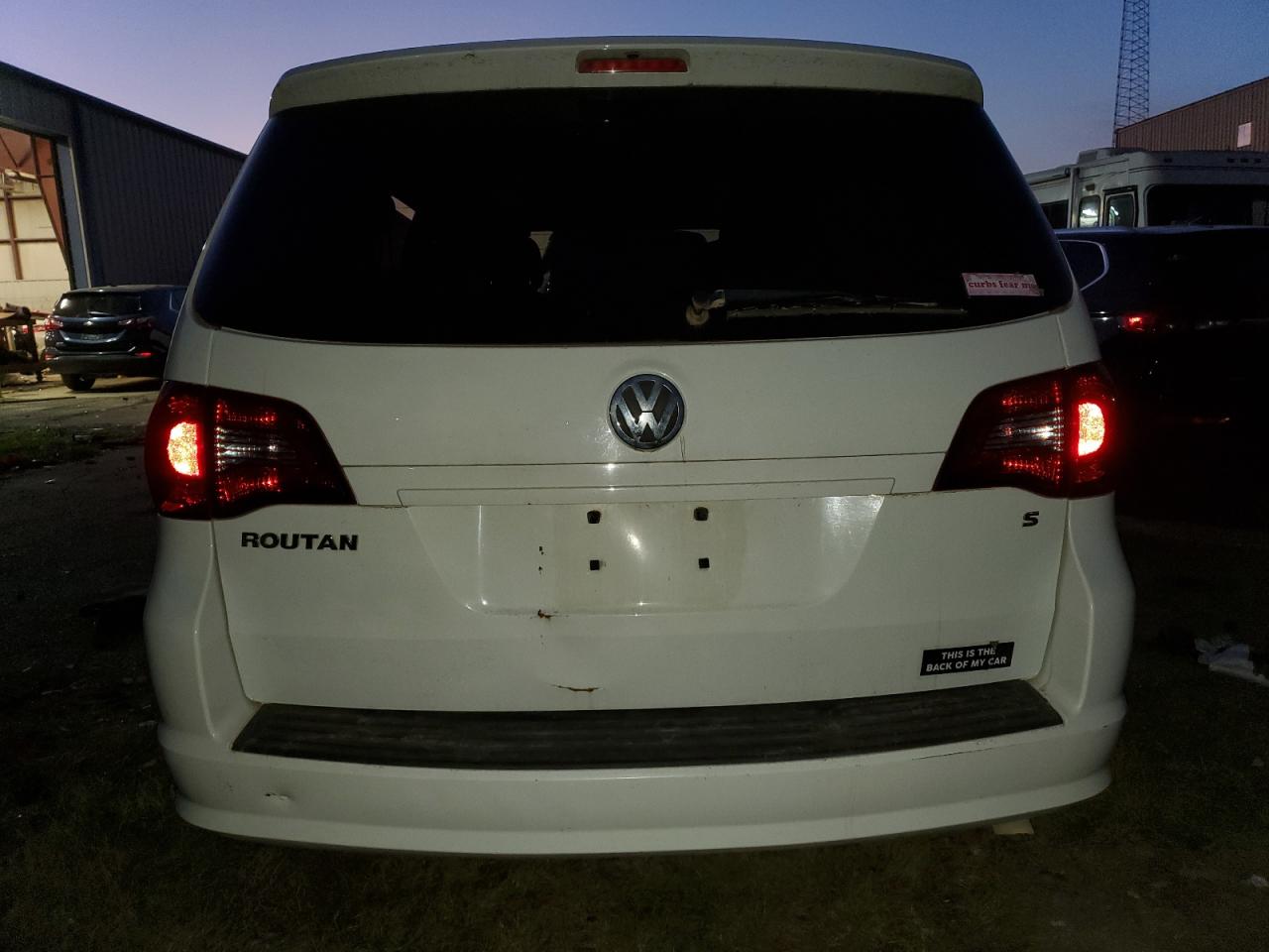 2014 Volkswagen Routan S White vin: 2C4RVAAG8ER144693