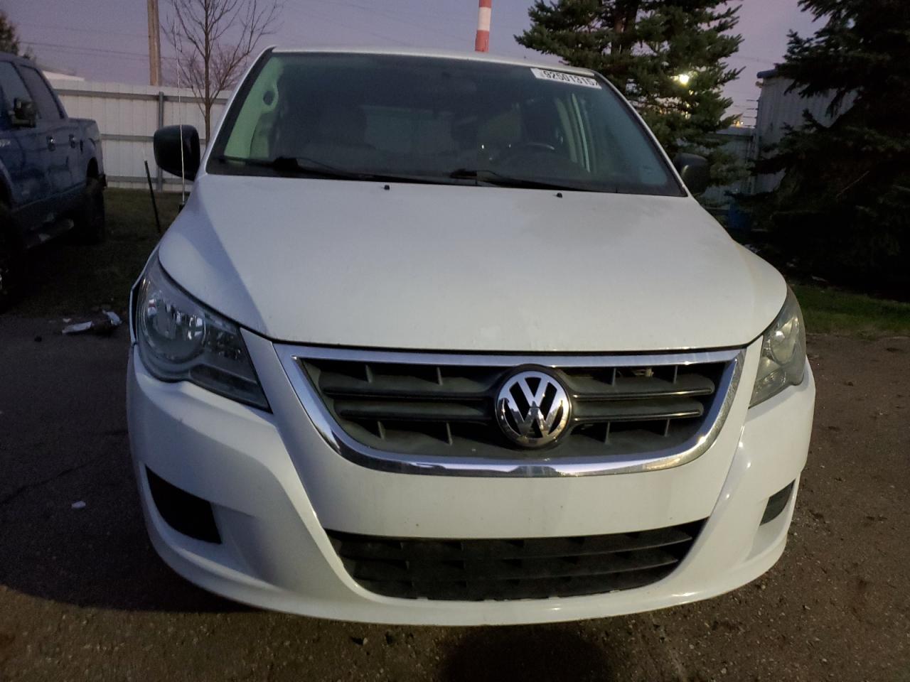 2014 Volkswagen Routan S White vin: 2C4RVAAG8ER144693