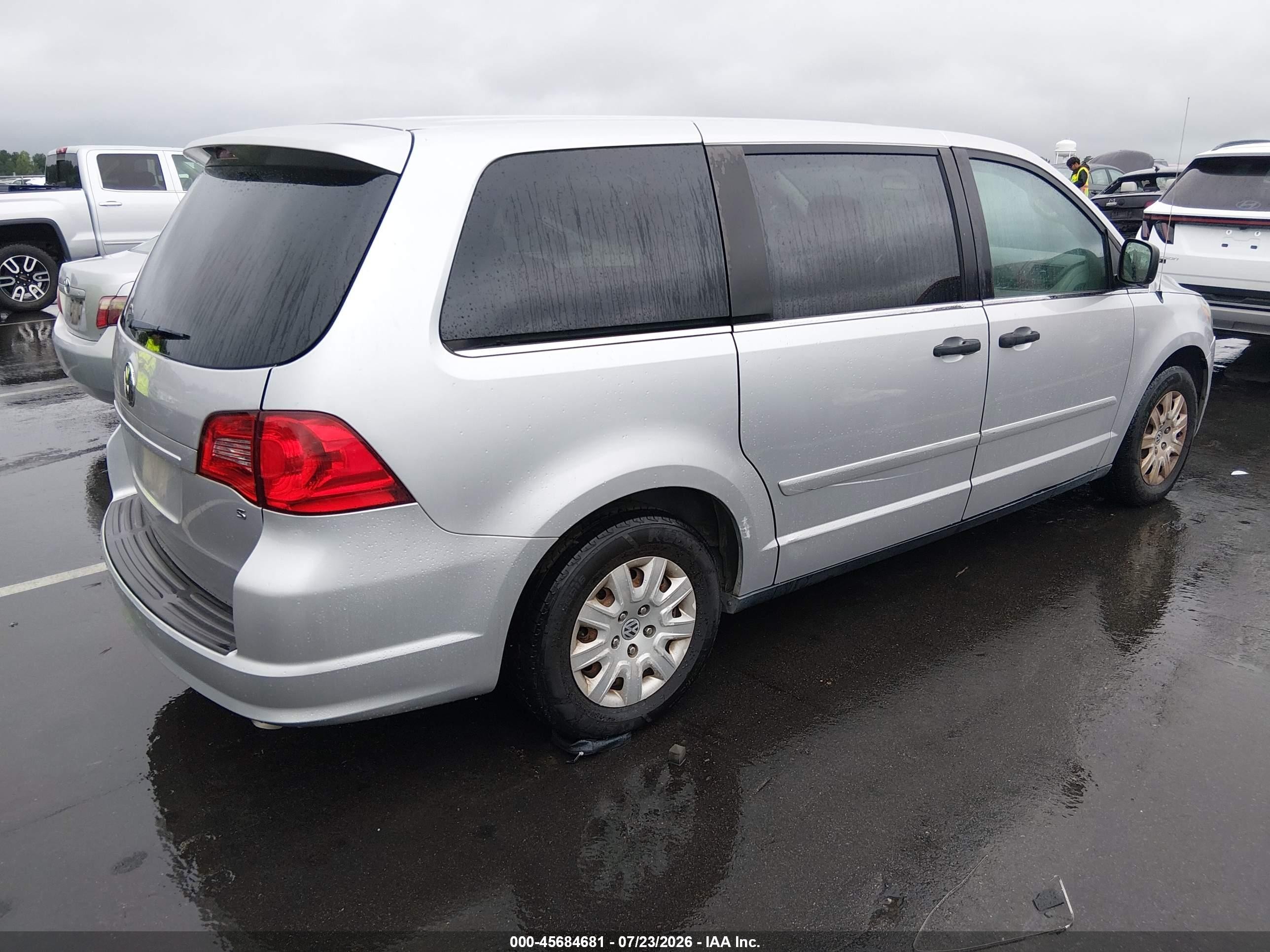 2012 Volkswagen Routan S Silver vin: 2C4RVAAG9CR120397