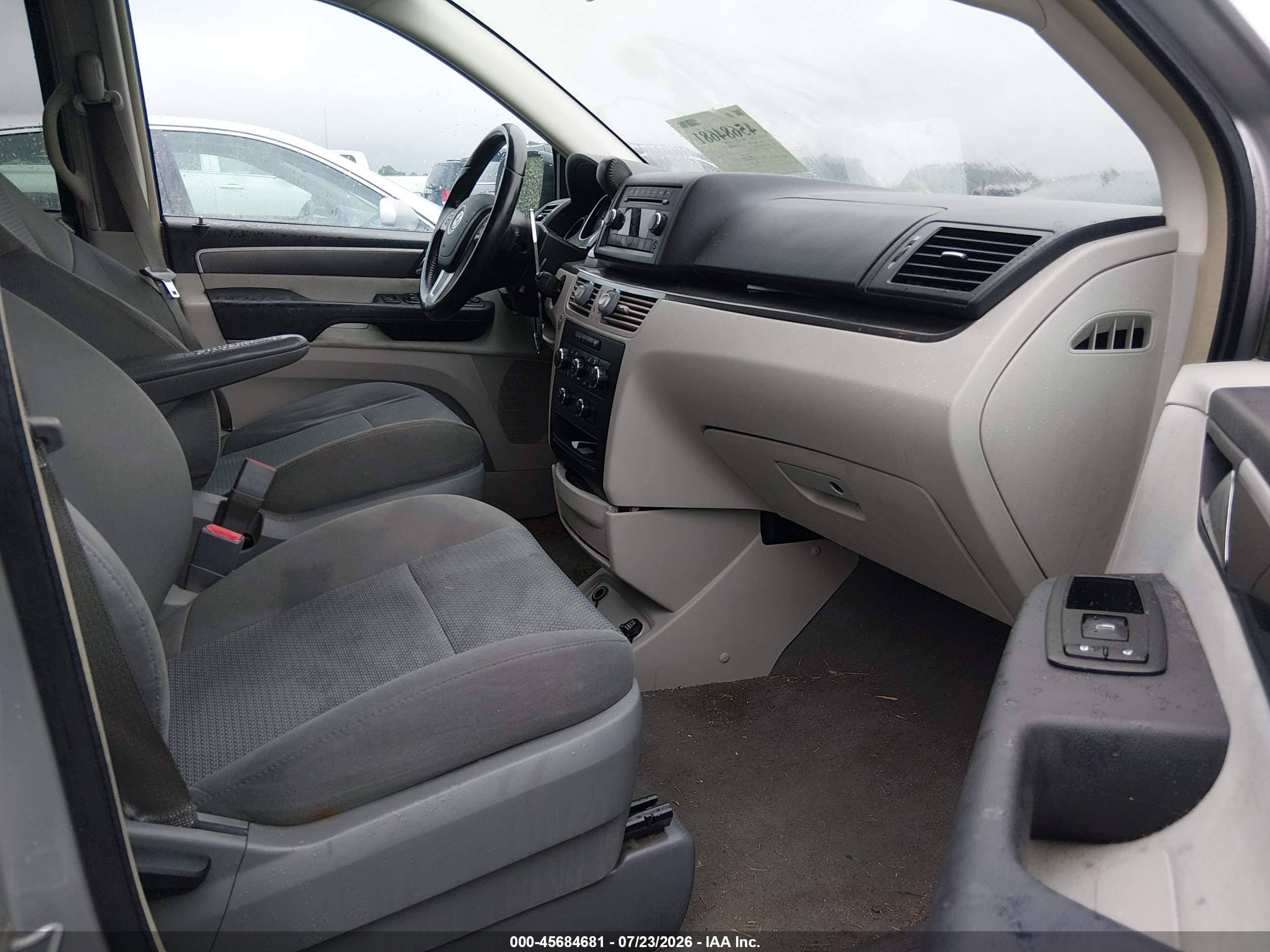 2012 Volkswagen Routan S Silver vin: 2C4RVAAG9CR120397