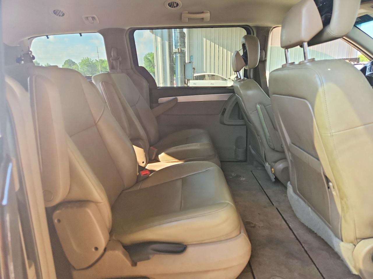 2012 Volkswagen Routan Se Black vin: 2C4RVABG0CR127737