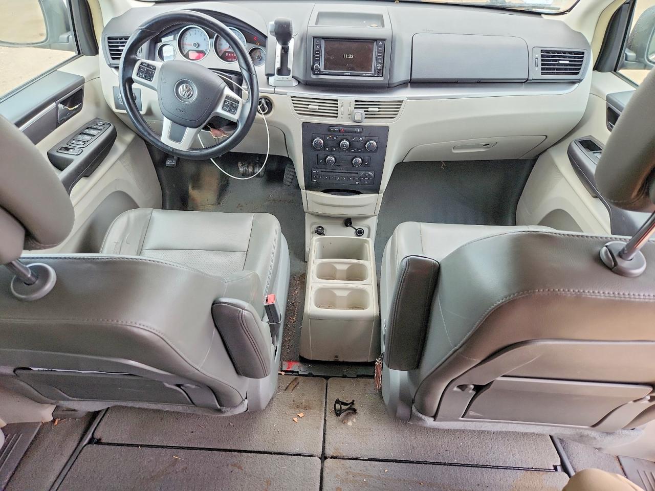 2012 Volkswagen Routan Se Silver vin: 2C4RVABG0CR151987