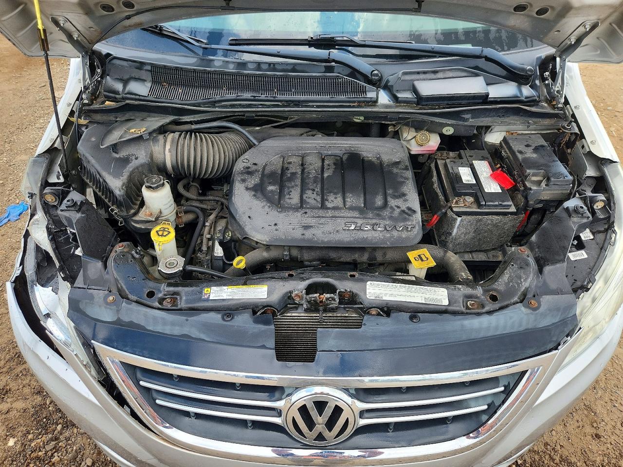 2012 Volkswagen Routan Se Silver vin: 2C4RVABG0CR151987