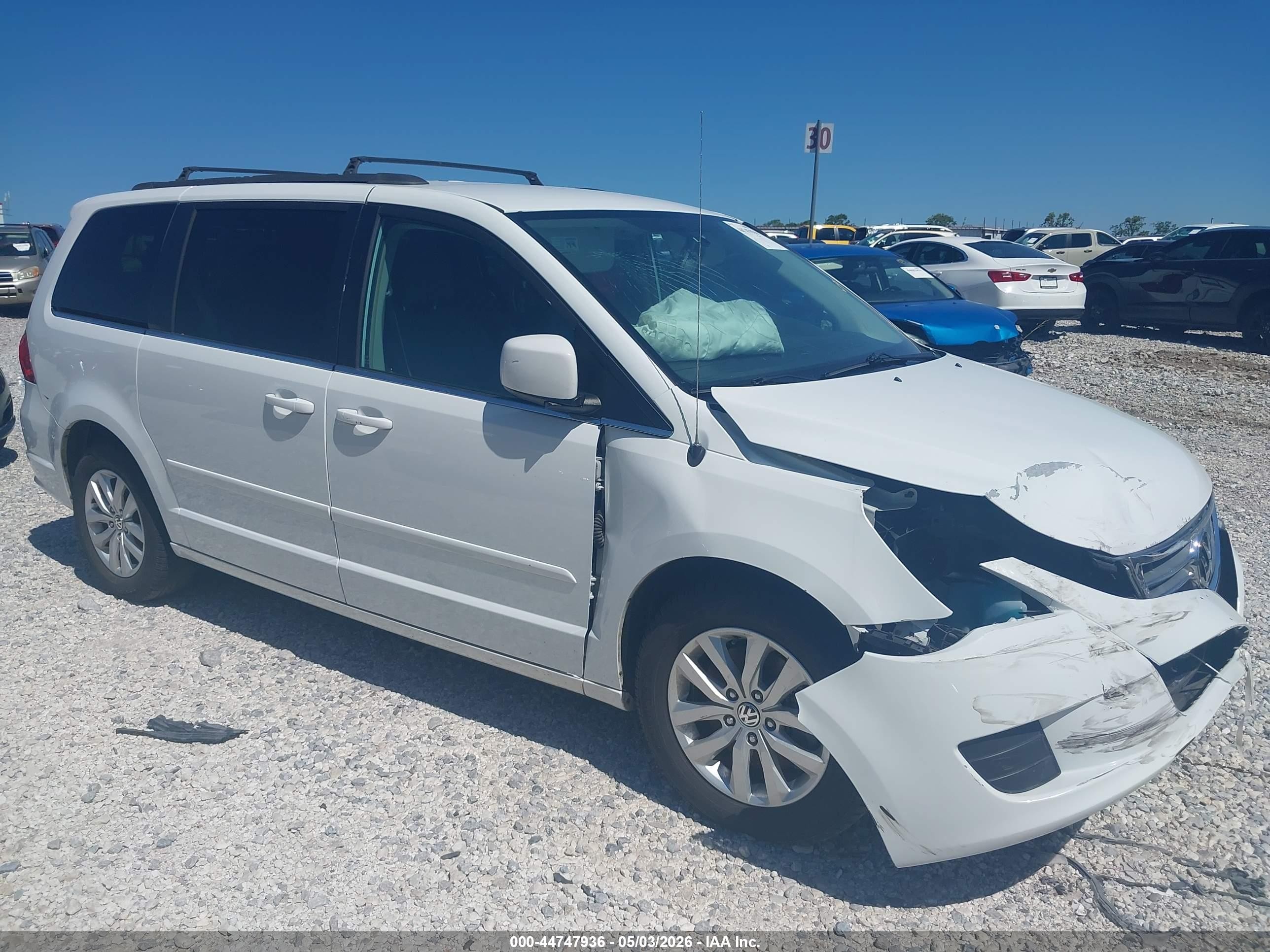 2014 Volkswagen Routan Se Белый vin: 2C4RVABG0ER134898