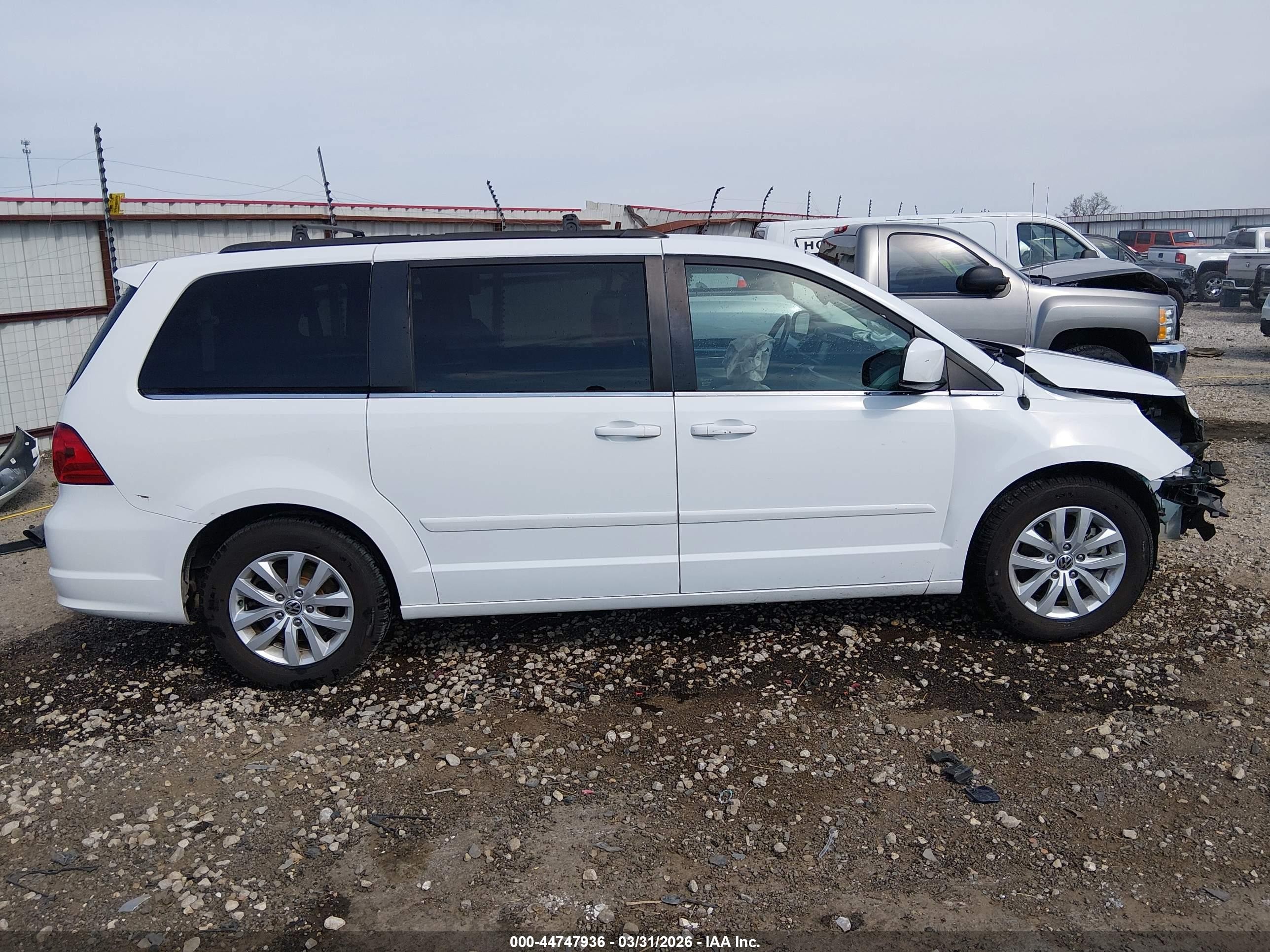2014 Volkswagen Routan Se White vin: 2C4RVABG0ER134898