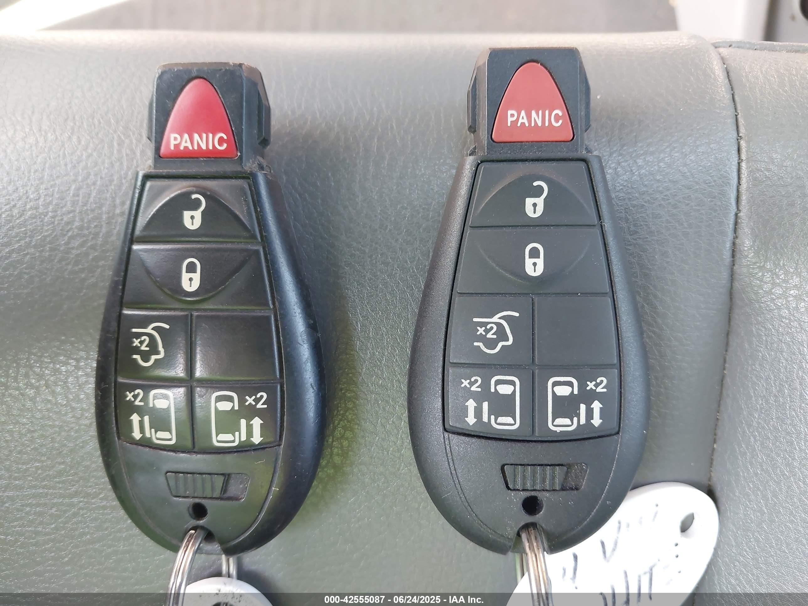 2014 Volkswagen Routan Se White vin: 2C4RVABG0ER134903