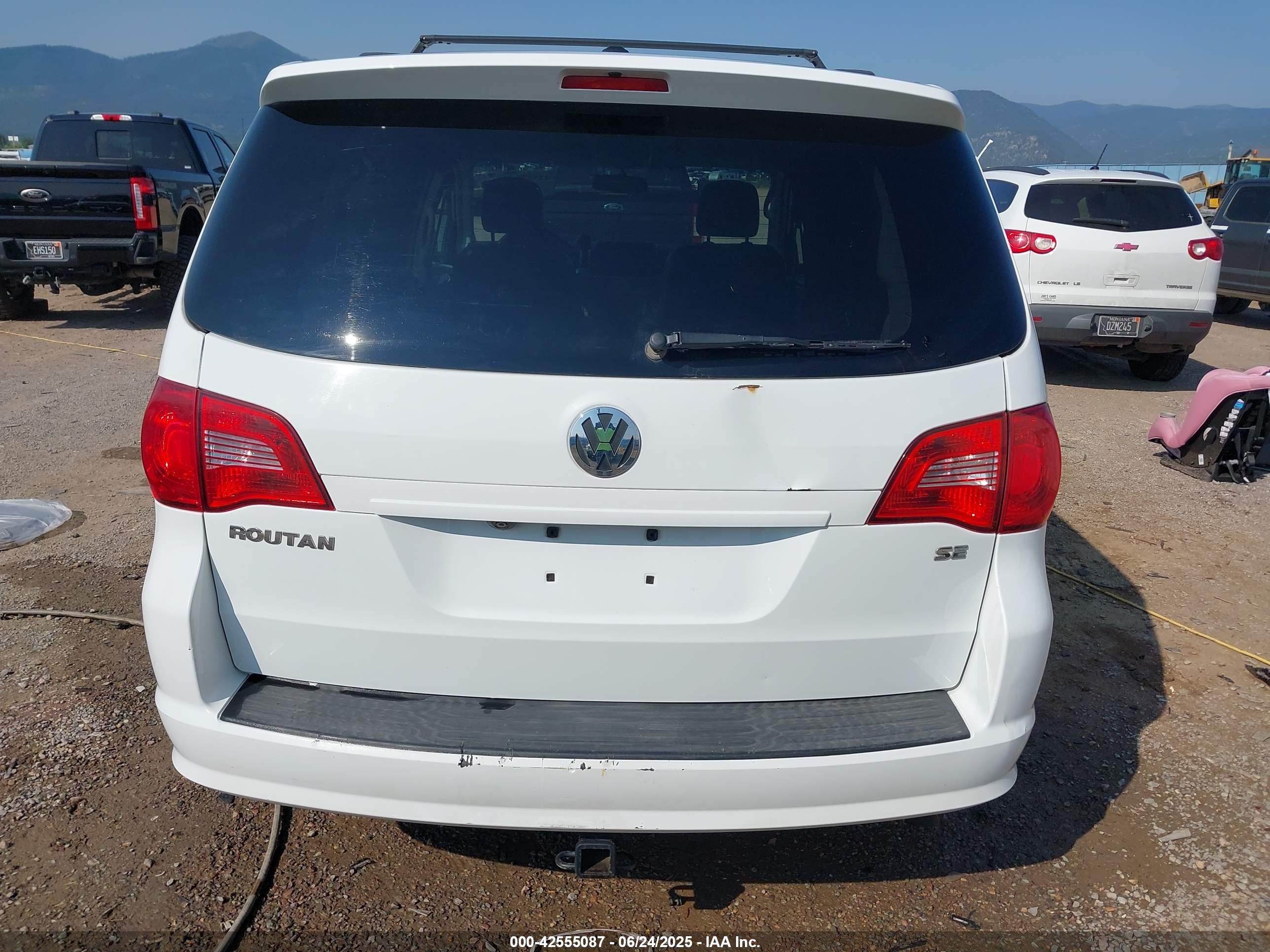 2014 Volkswagen Routan Se White vin: 2C4RVABG0ER134903