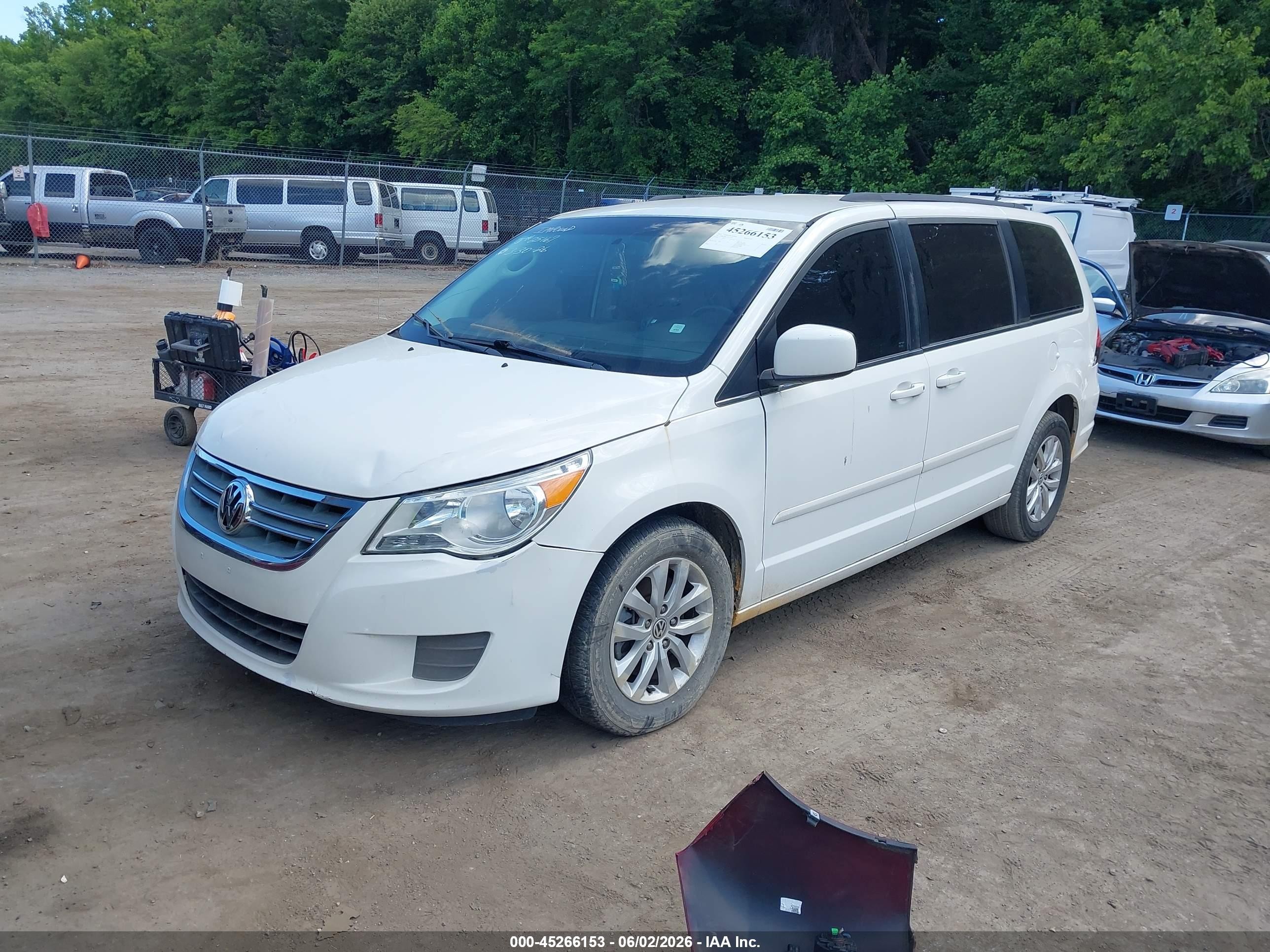 2012 Volkswagen Routan Se White vin: 2C4RVABG1CR217673