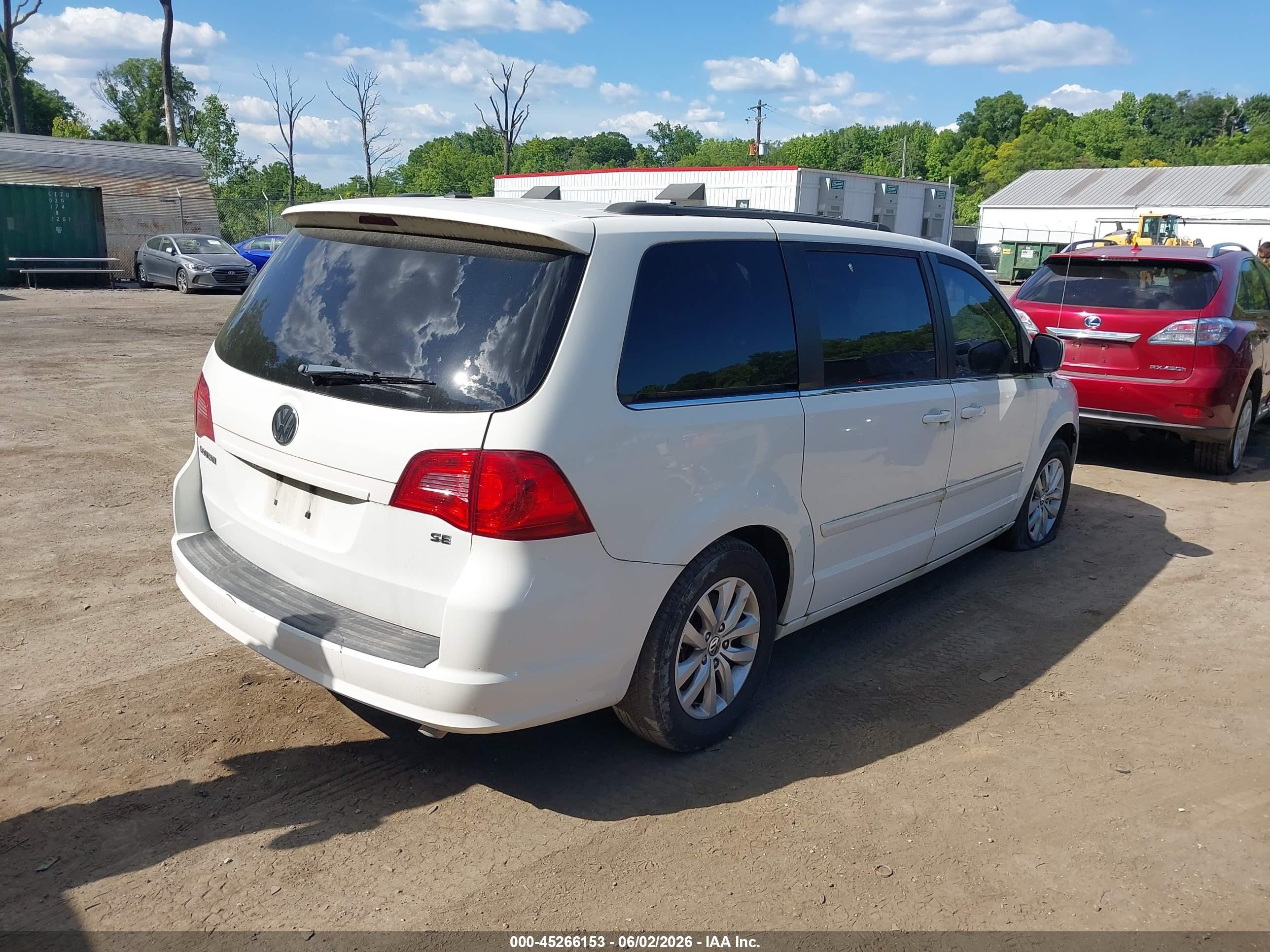 2012 Volkswagen Routan Se White vin: 2C4RVABG1CR217673