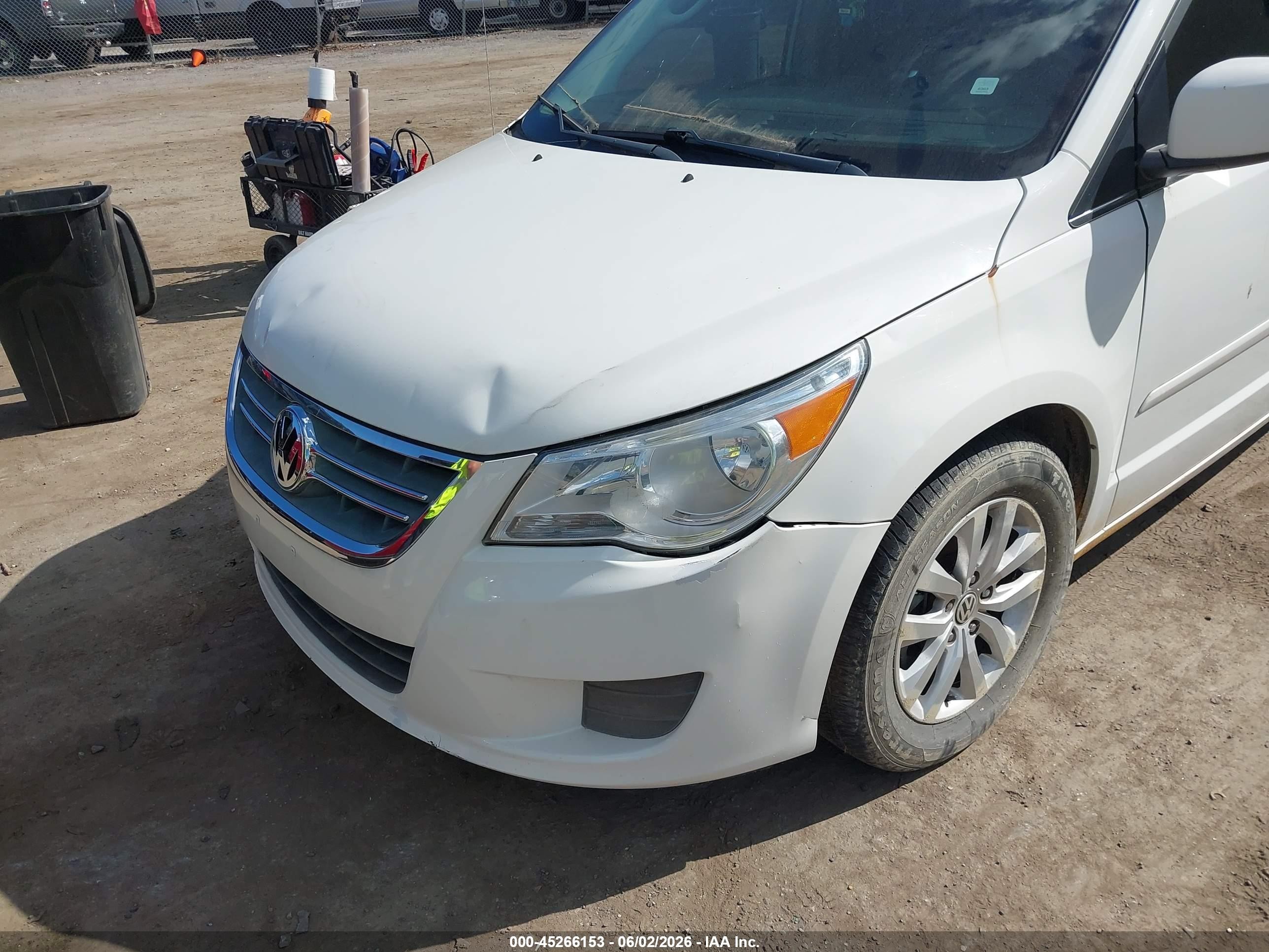 2012 Volkswagen Routan Se White vin: 2C4RVABG1CR217673