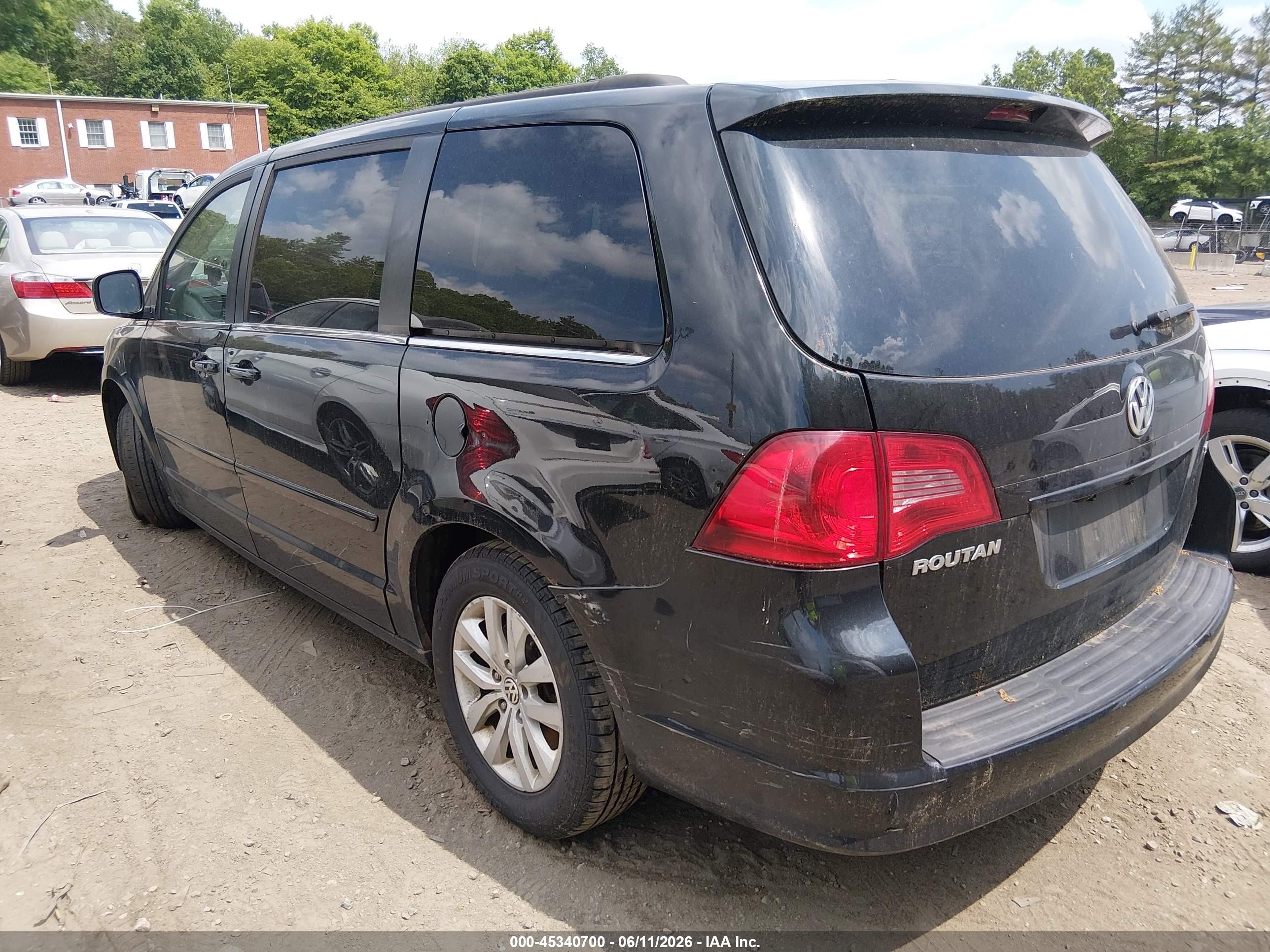 2012 Volkswagen Routan Se Black vin: 2C4RVABG1CR355133