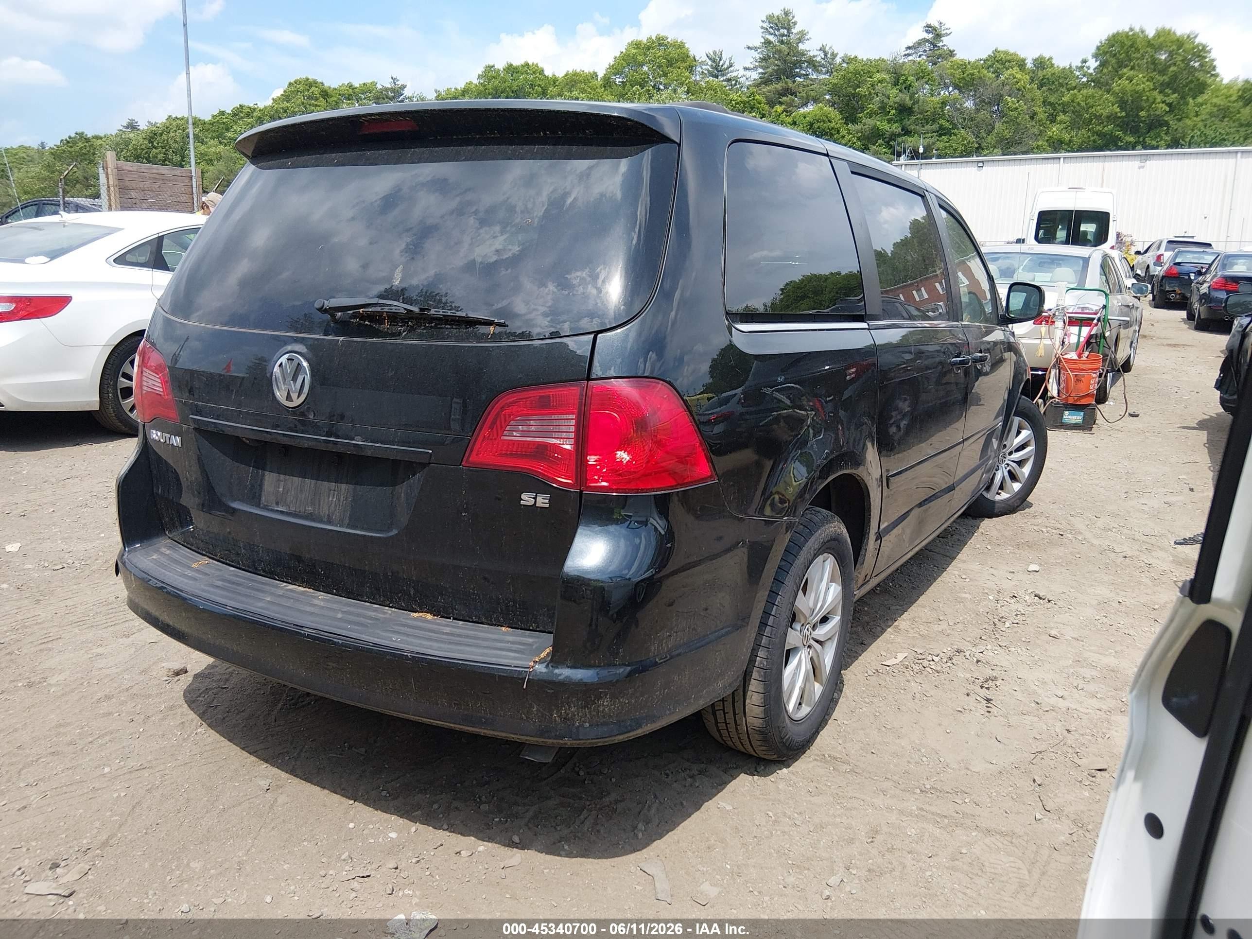2012 Volkswagen Routan Se Black vin: 2C4RVABG1CR355133
