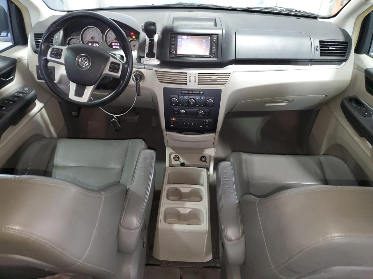 2013 Volkswagen Routan Se Black vin: 2C4RVABG1DR725532 Damage: Left Front Armrest, Worn, Acceptable