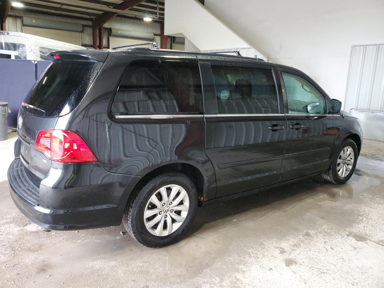 2013 Volkswagen Routan Se Black vin: 2C4RVABG1DR725532 Damage: Right Qtr Panel, Dent(S) W/ Paint Dmg, 3 To 4 Inches