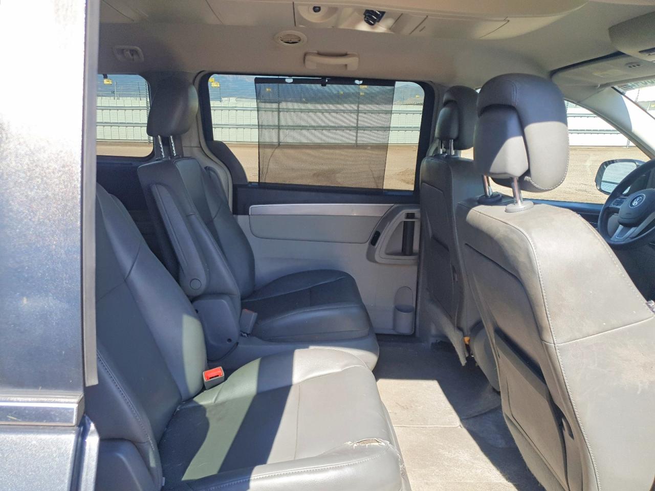 2012 Volkswagen Routan Se Black vin: 2C4RVABG2CR276327