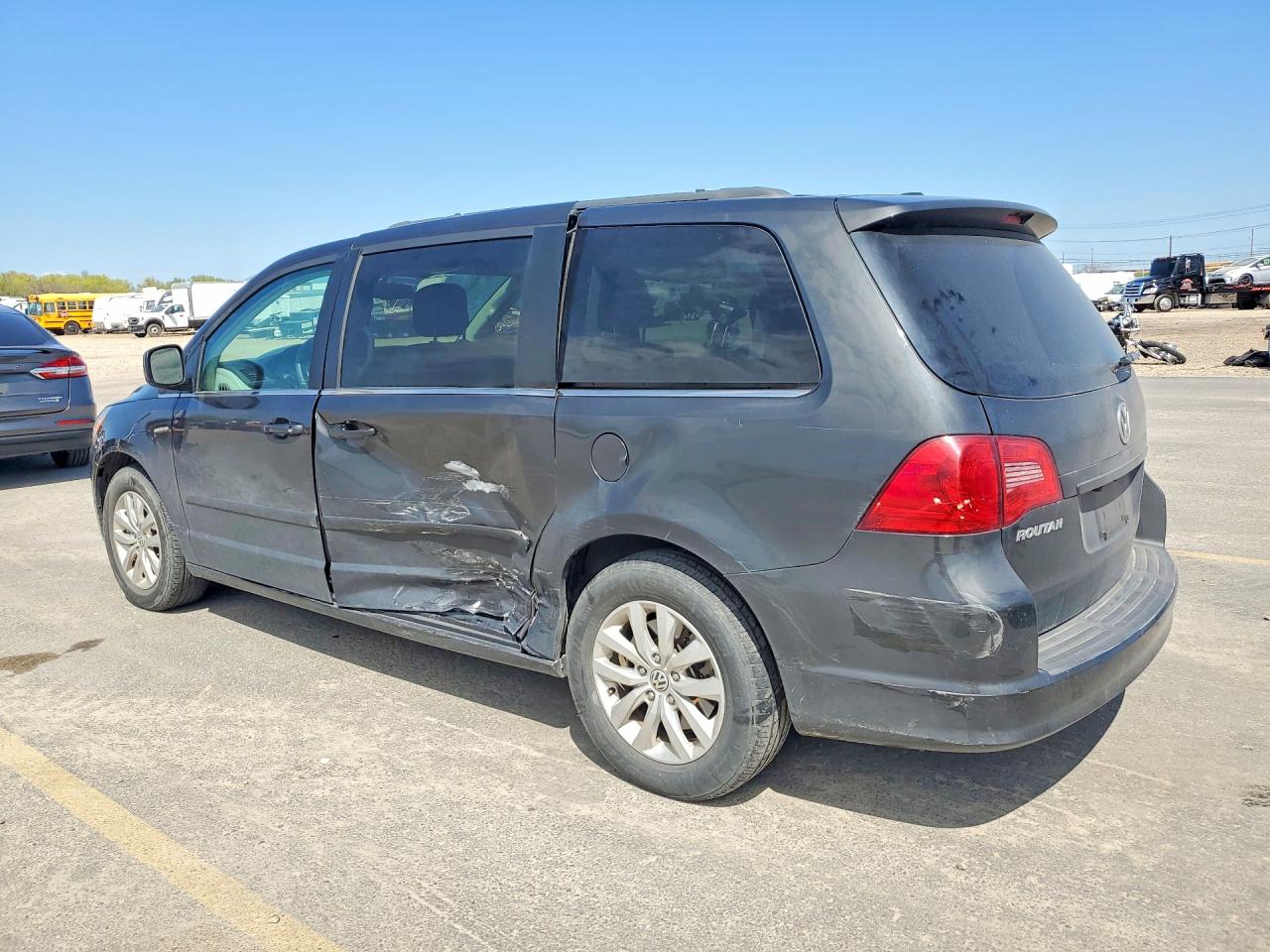2012 Volkswagen Routan Угольный vin: 2C4RVABG2CR294133