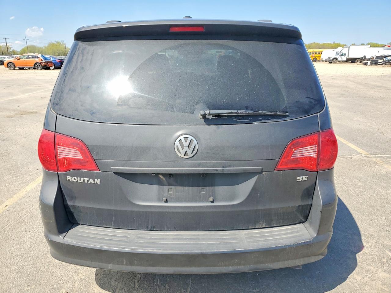 2012 Volkswagen Routan Угольный vin: 2C4RVABG2CR294133