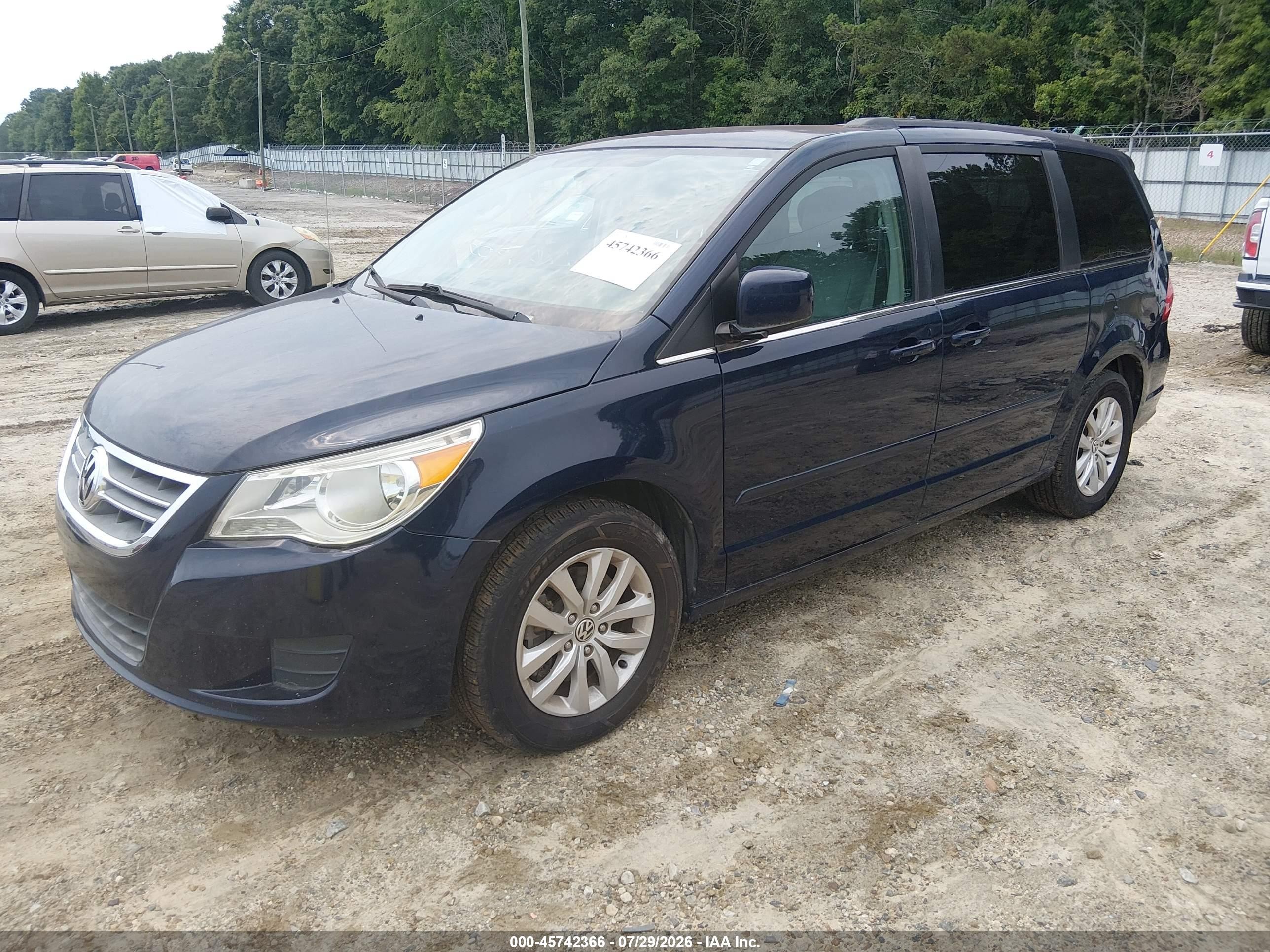 2014 Volkswagen Routan Se Синий vin: 2C4RVABG2ER134367