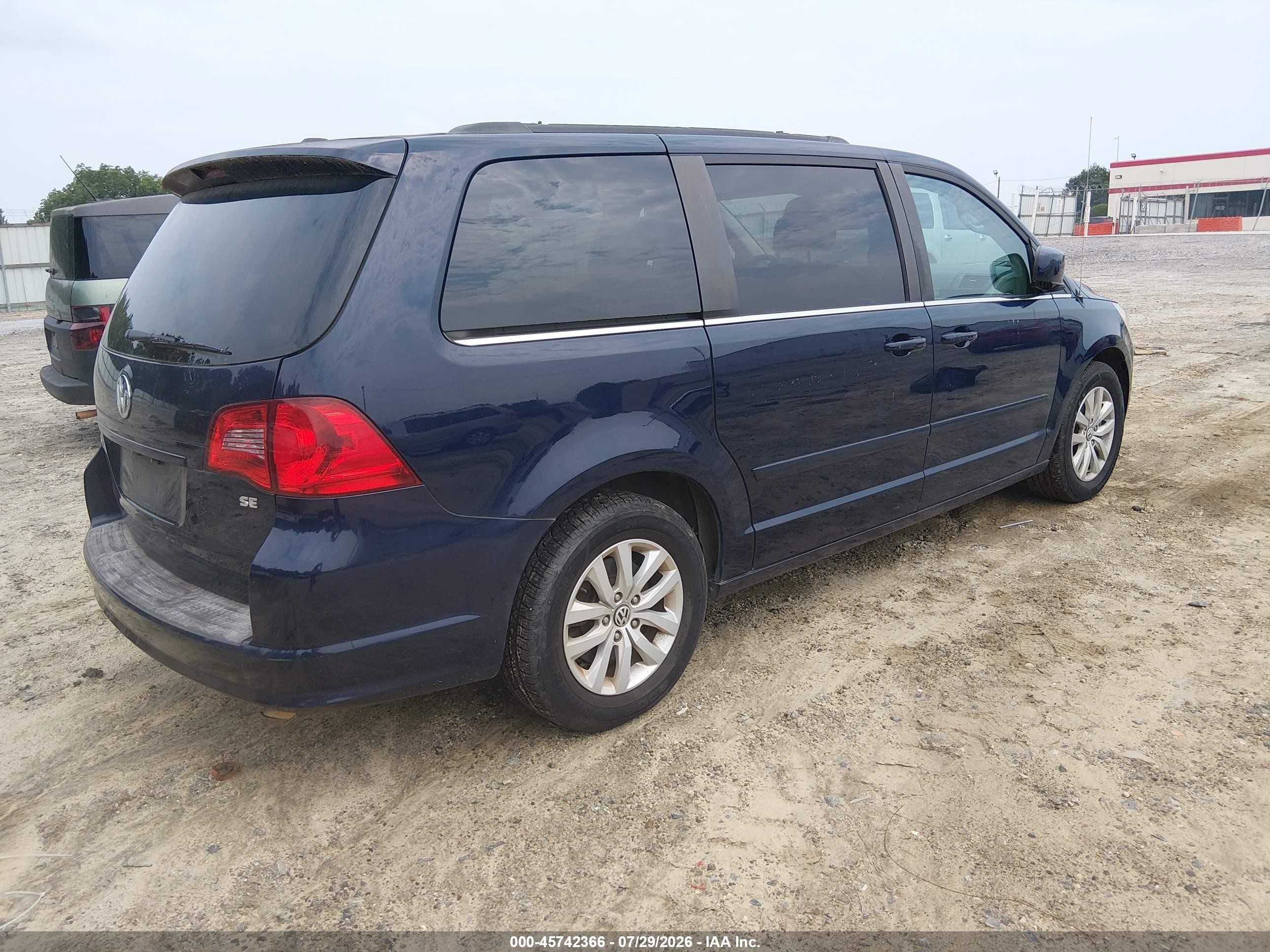 2014 Volkswagen Routan Se Синий vin: 2C4RVABG2ER134367
