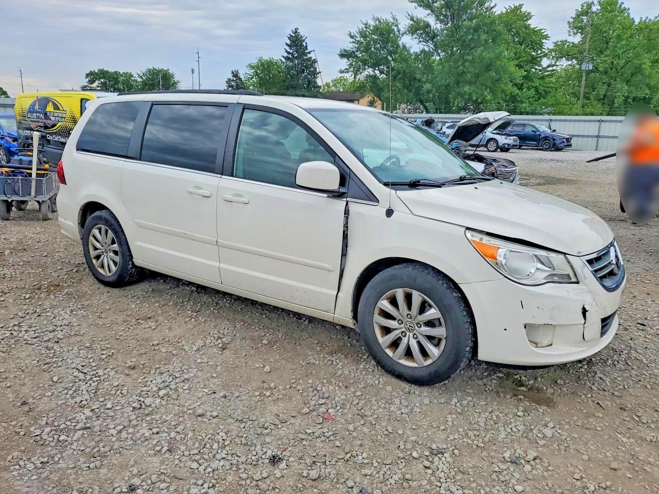 2012 Volkswagen Routan Se White vin: 2C4RVABG3CR392202