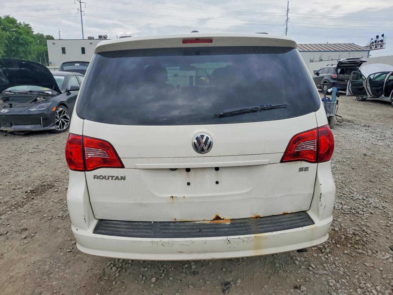 2012 Volkswagen Routan Se White vin: 2C4RVABG3CR392202