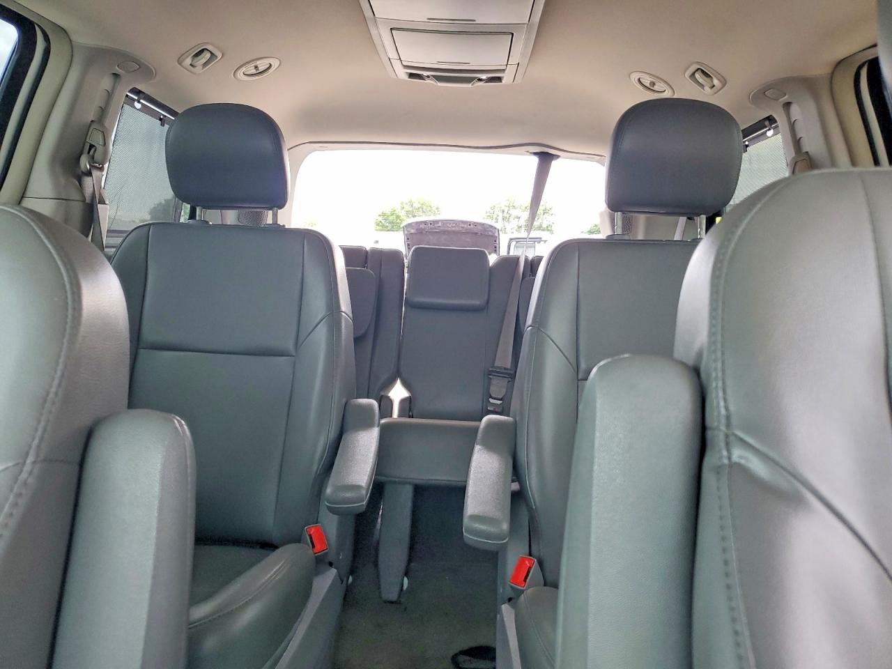 2012 Volkswagen Routan Se White vin: 2C4RVABG3CR392202