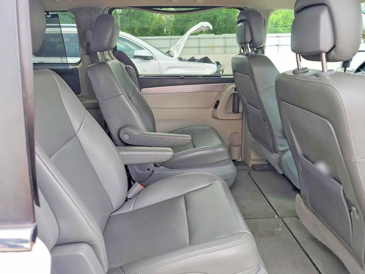 2012 Volkswagen Routan Se White vin: 2C4RVABG3CR392202