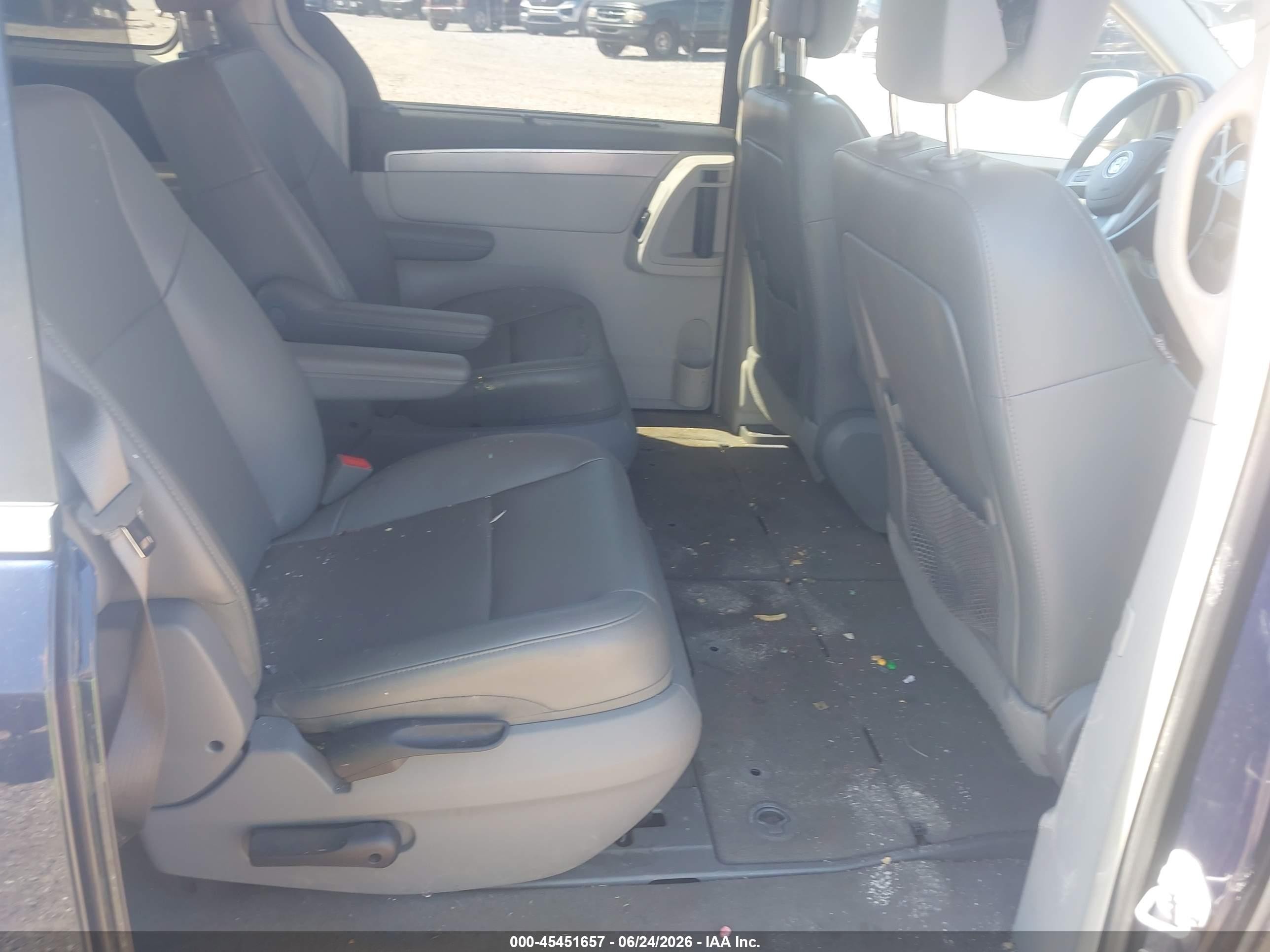 2014 Volkswagen Routan Se Dark Blue vin: 2C4RVABG3ER134460