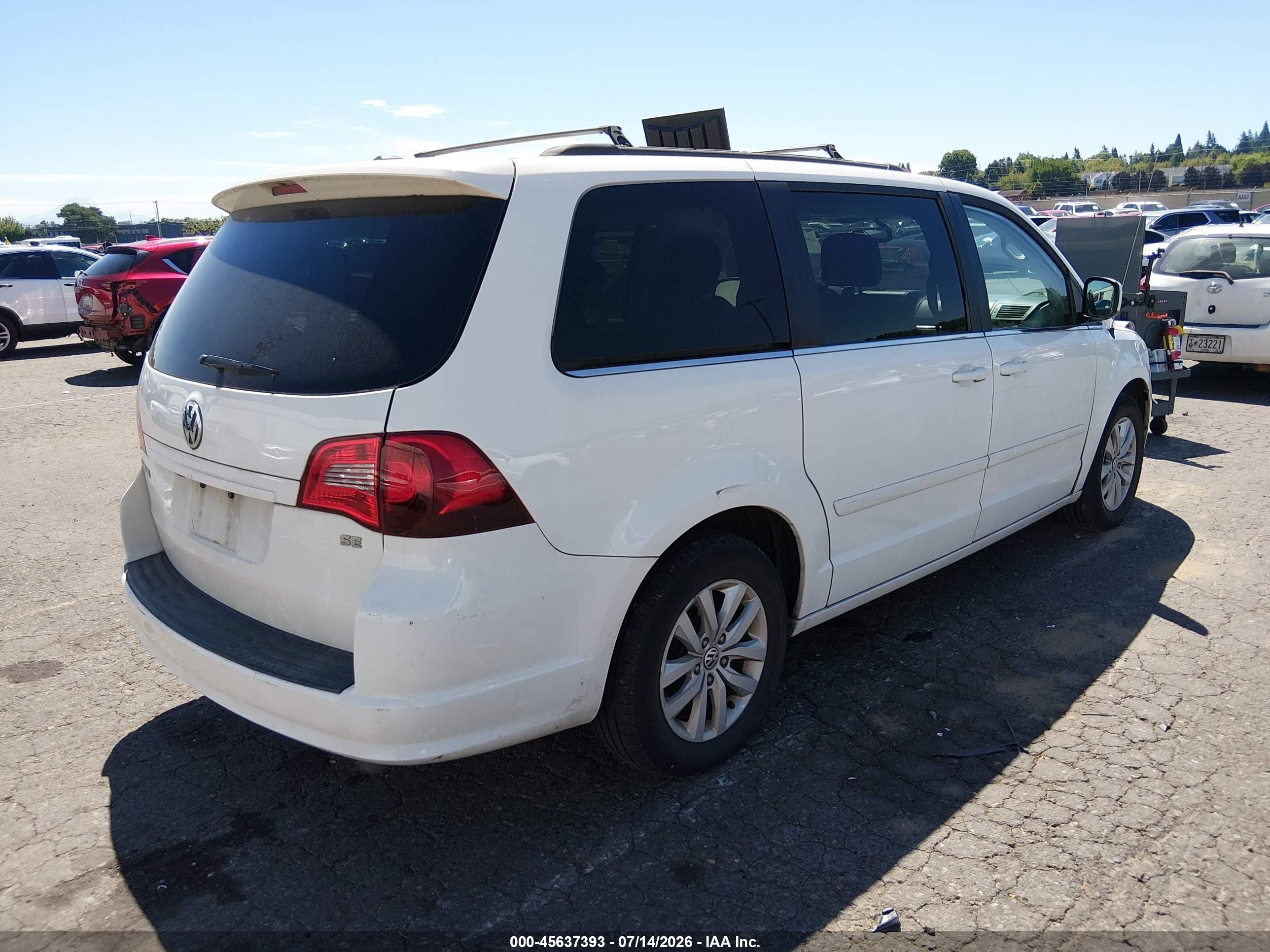 2012 Volkswagen Routan Se White vin: 2C4RVABG4CR136294