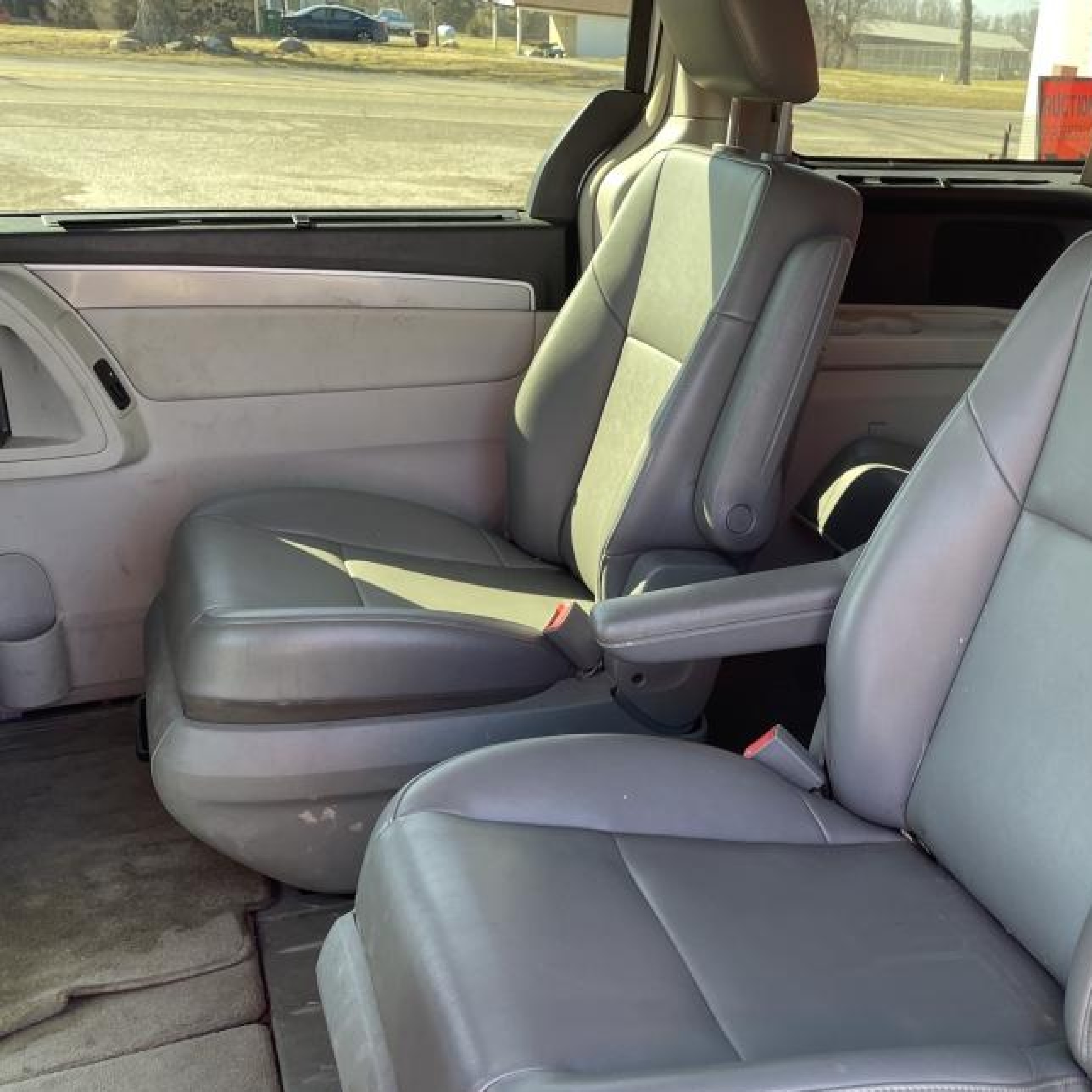 2012 Volkswagen Routan Se Silver vin: 2C4RVABG4CR293873