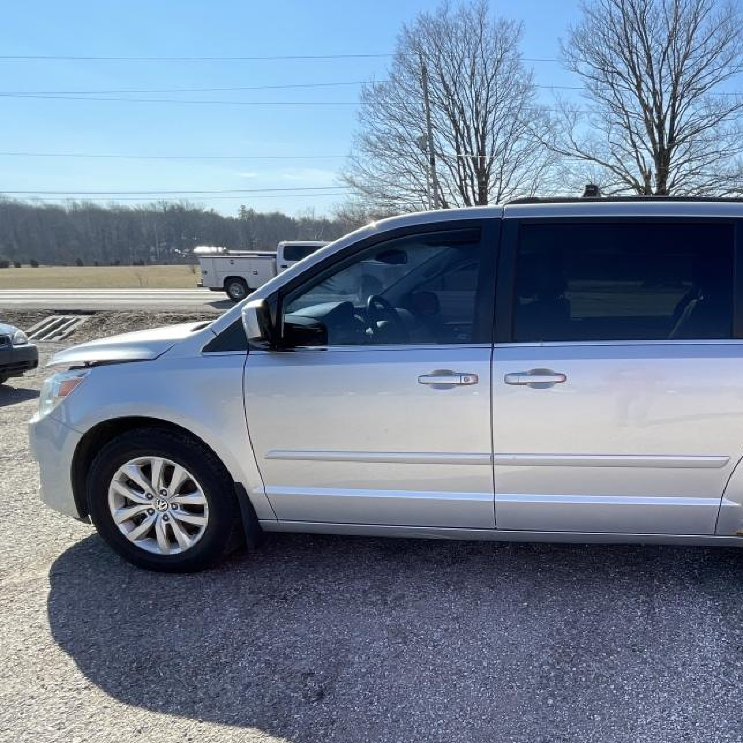 2012 Volkswagen Routan Se Silver vin: 2C4RVABG4CR293873
