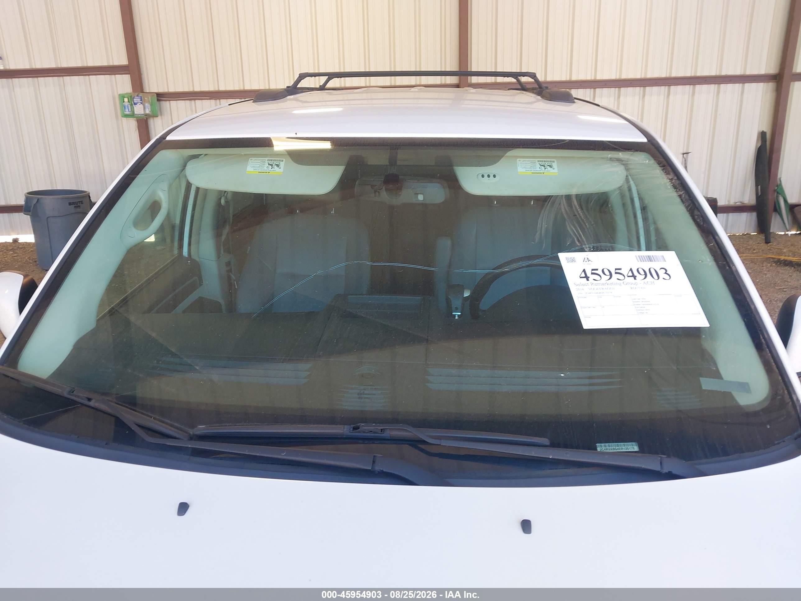 2014 Volkswagen Routan Se White vin: 2C4RVABG4ER135178
