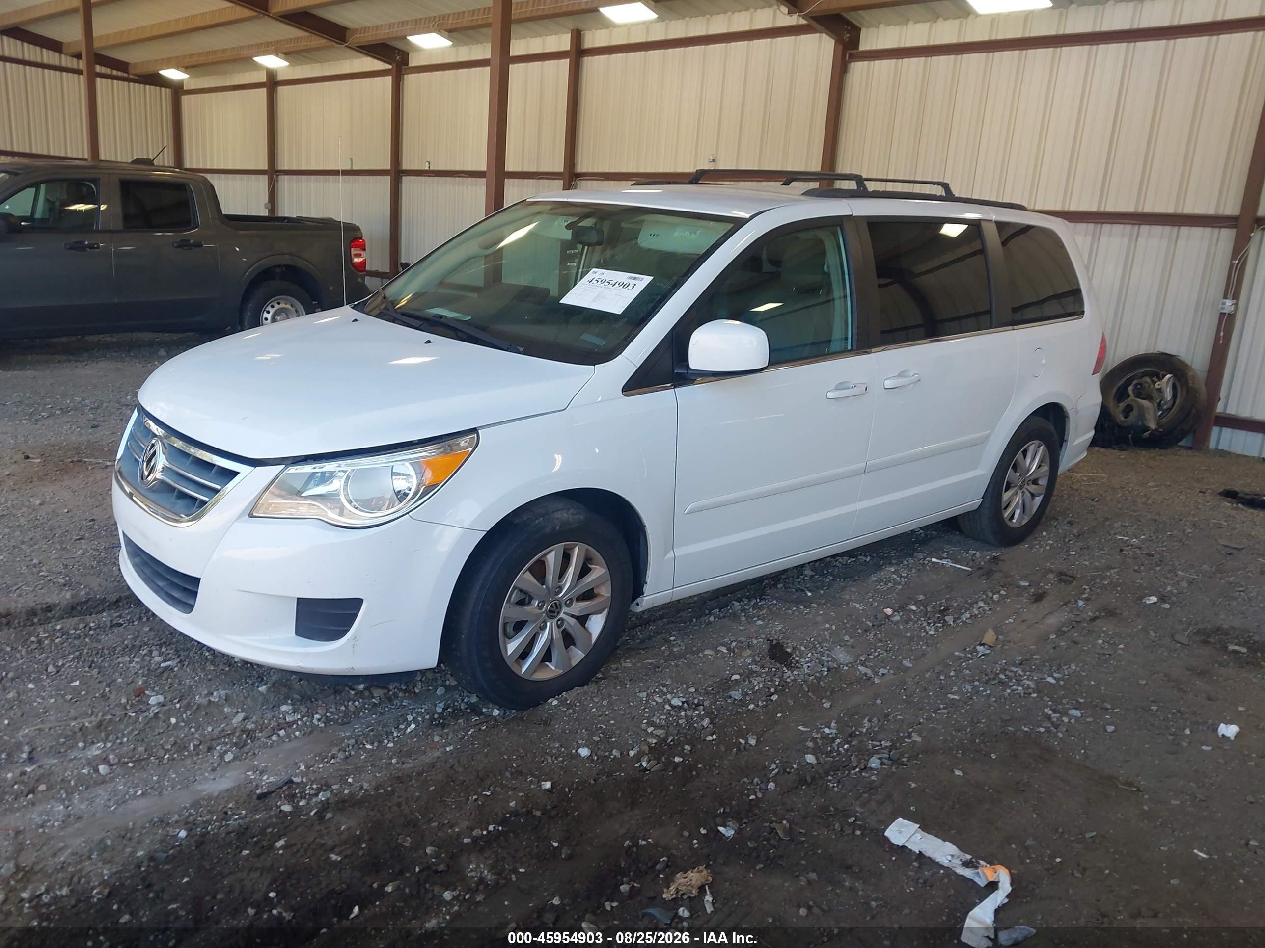 2014 Volkswagen Routan Se White vin: 2C4RVABG4ER135178