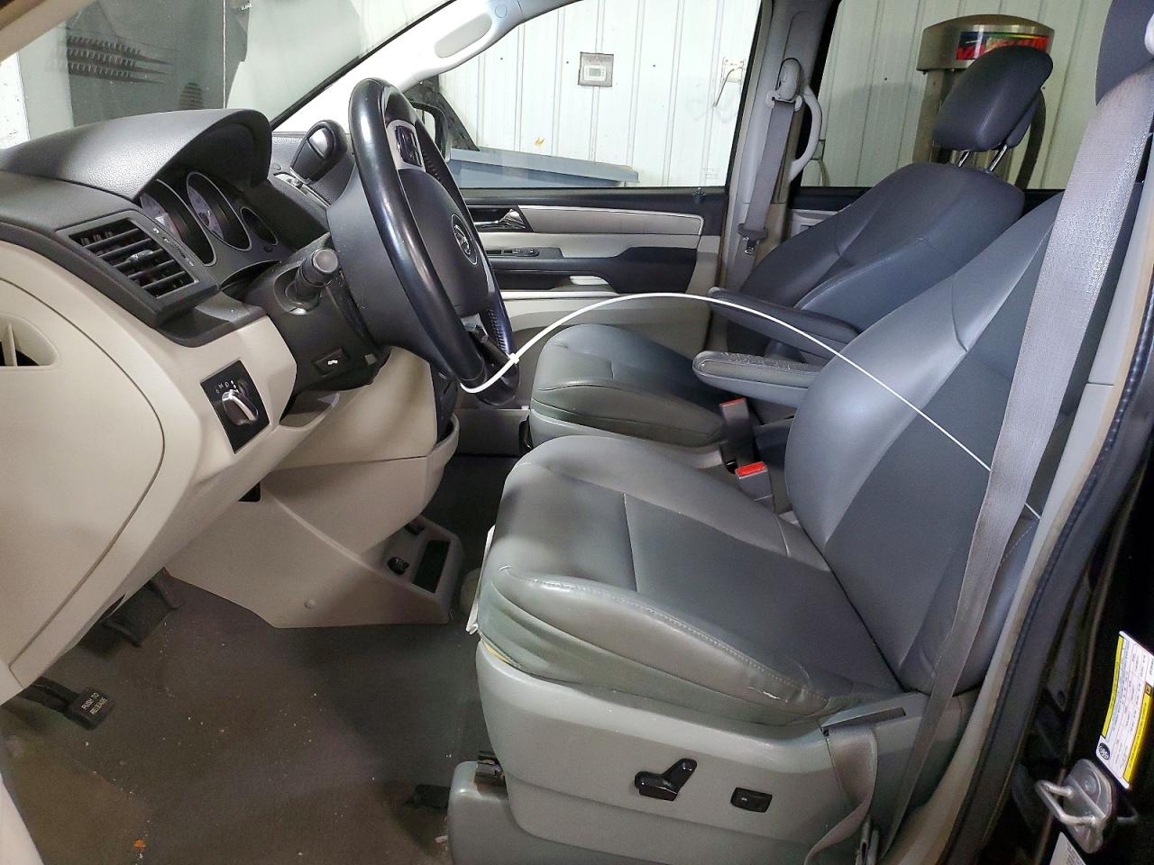 2014 Volkswagen Routan Se Черный vin: 2C4RVABG5ER134993