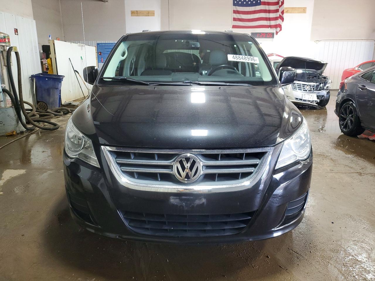 2014 Volkswagen Routan Se Черный vin: 2C4RVABG5ER134993
