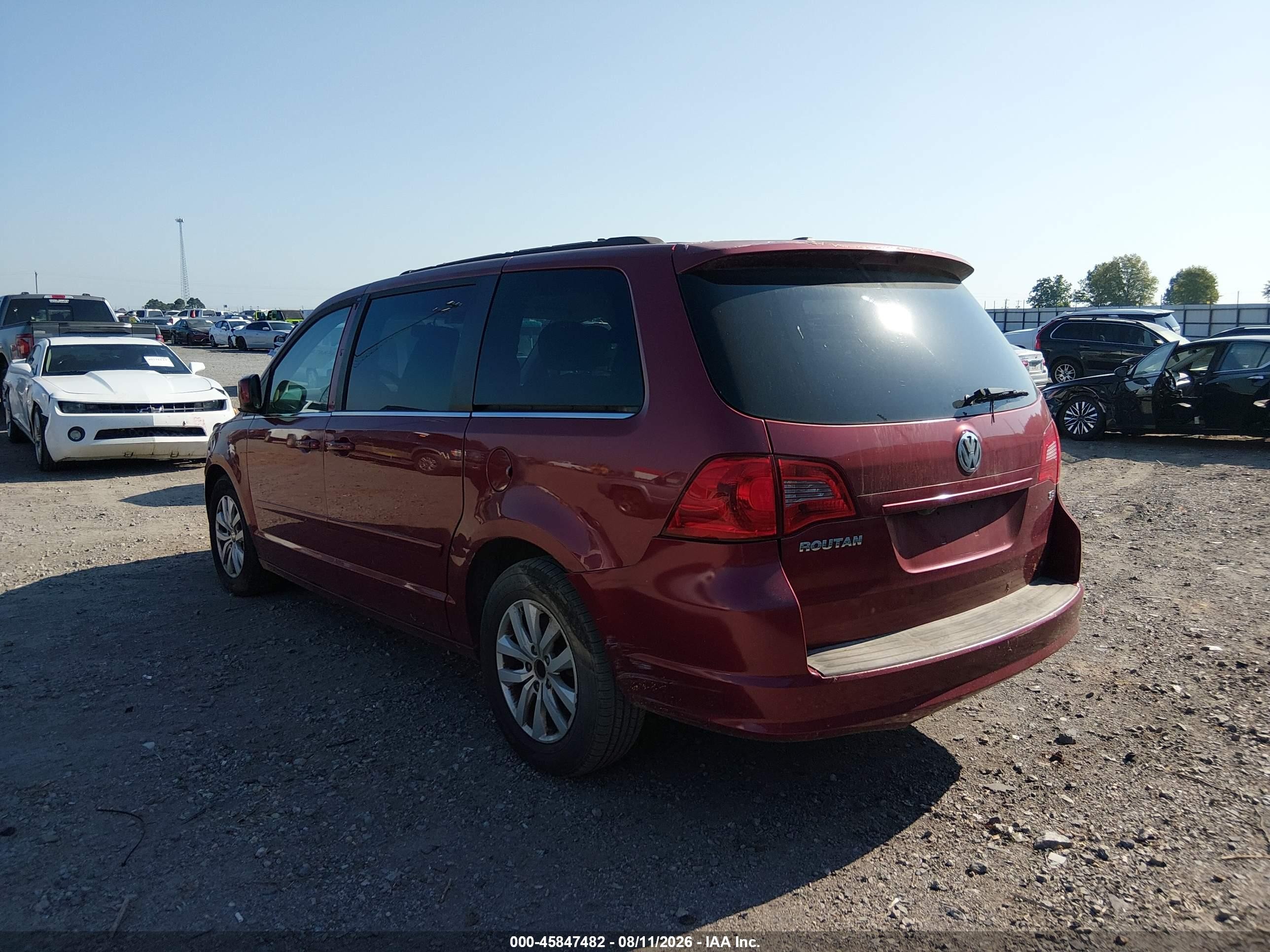 2012 Volkswagen Routan Se Красный vin: 2C4RVABG6CR136121