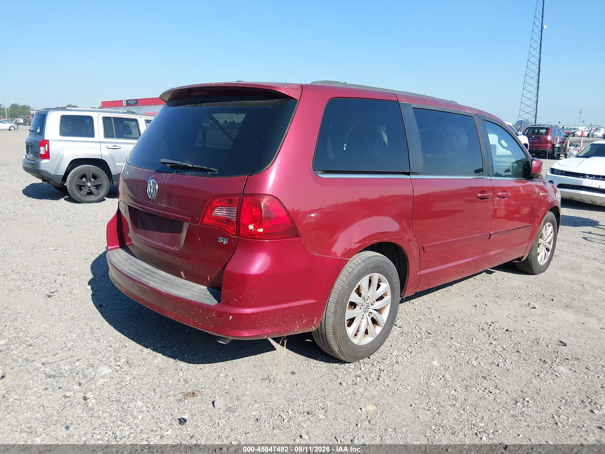 2012 Volkswagen Routan Se Красный vin: 2C4RVABG6CR136121