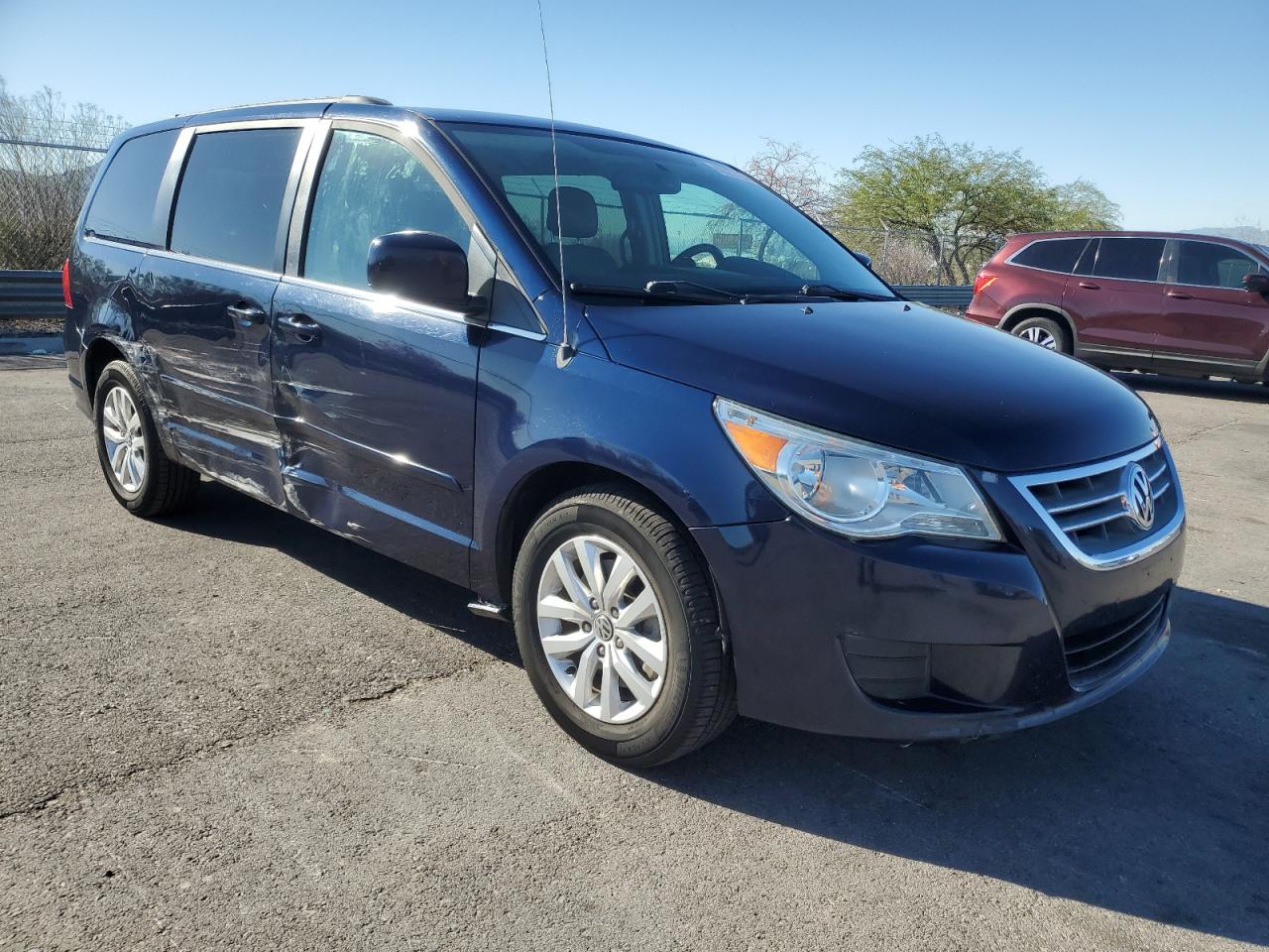 2014 Volkswagen Routan Se Blue vin: 2C4RVABG6ER134498