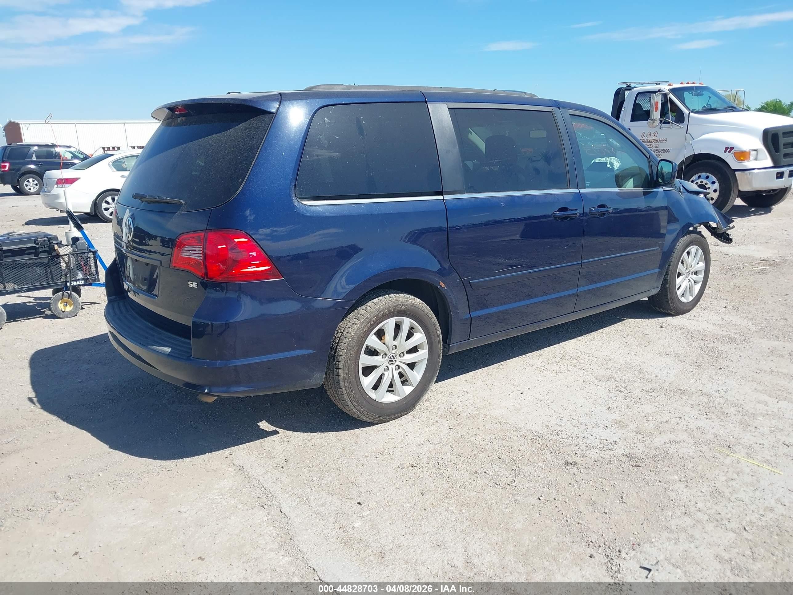 2014 Volkswagen Routan Se Dark Blue vin: 2C4RVABG6ER134937