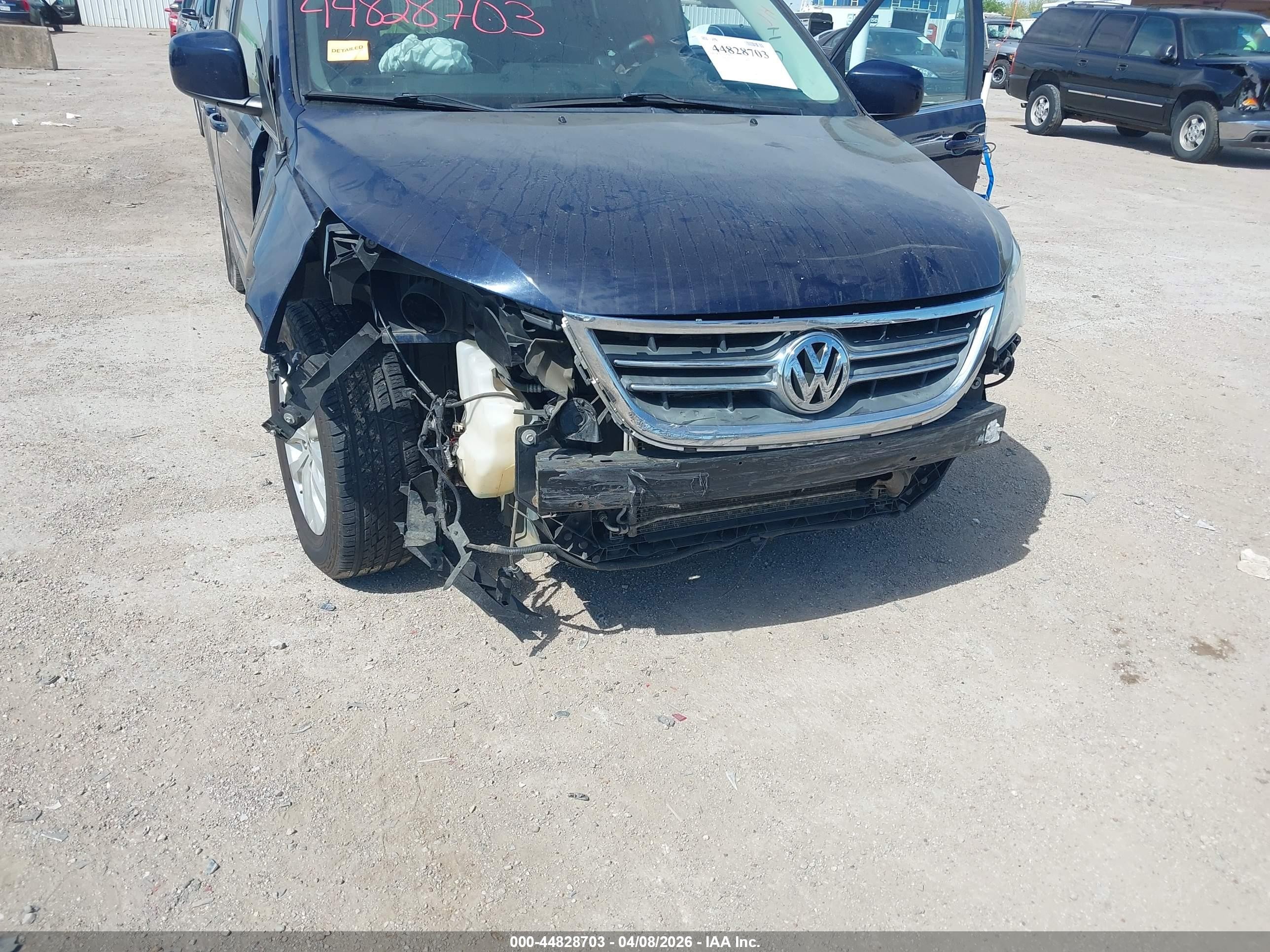 2014 Volkswagen Routan Se Dark Blue vin: 2C4RVABG6ER134937