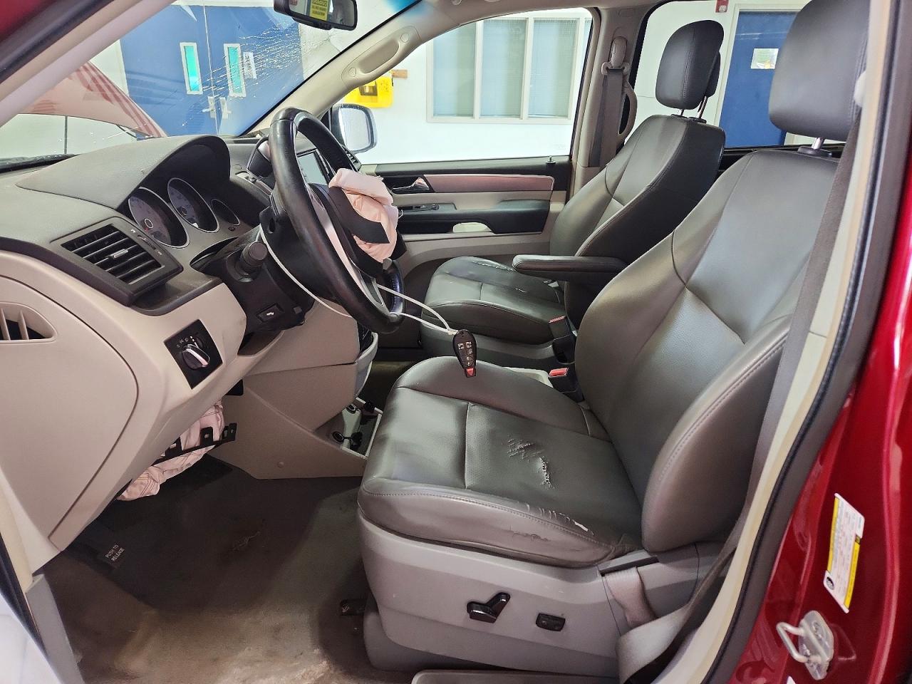 2012 Volkswagen Routan Se Burgundy vin: 2C4RVABG7CR276680