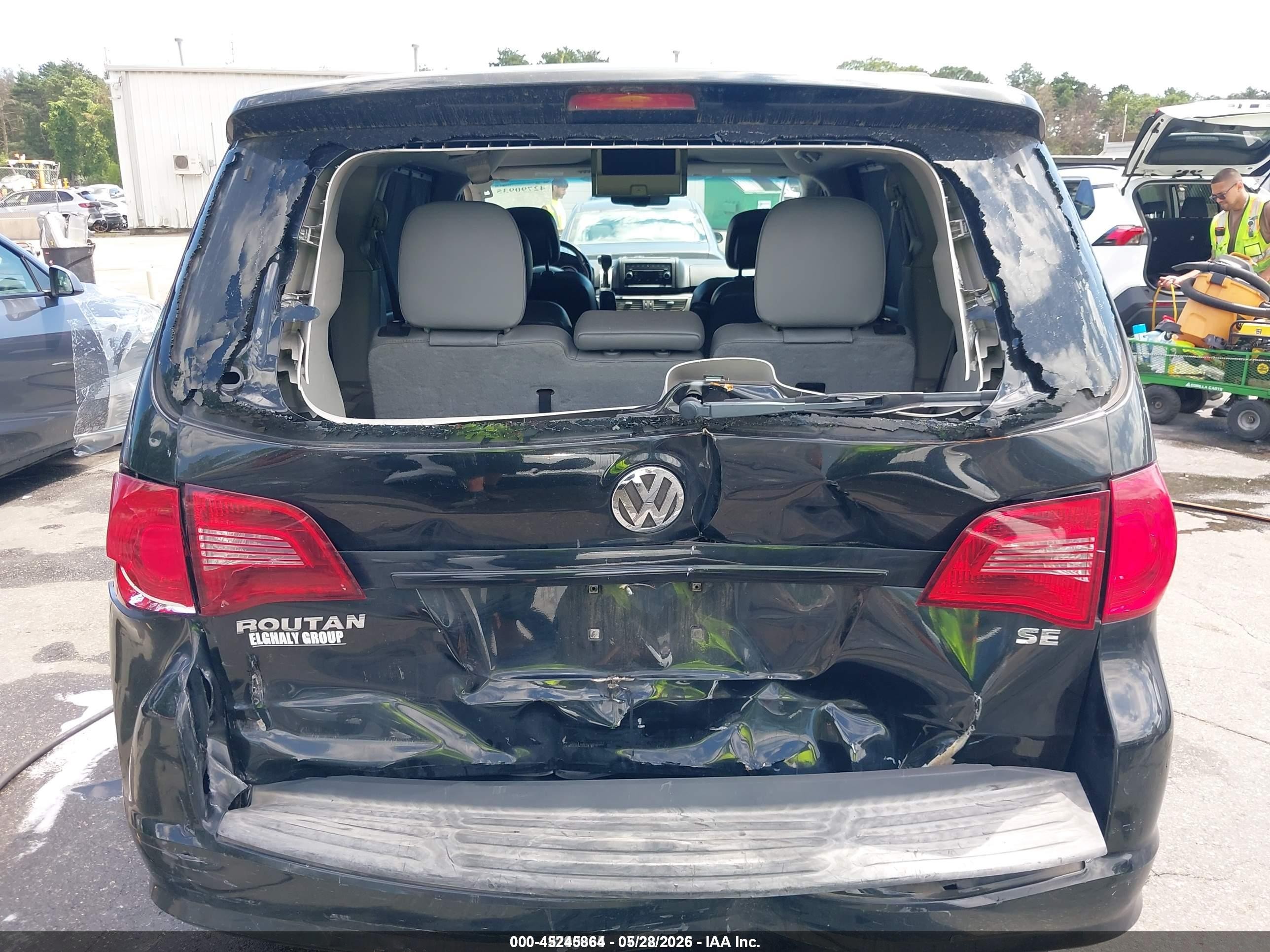 2012 Volkswagen Routan Se Black vin: 2C4RVABG8CR164907